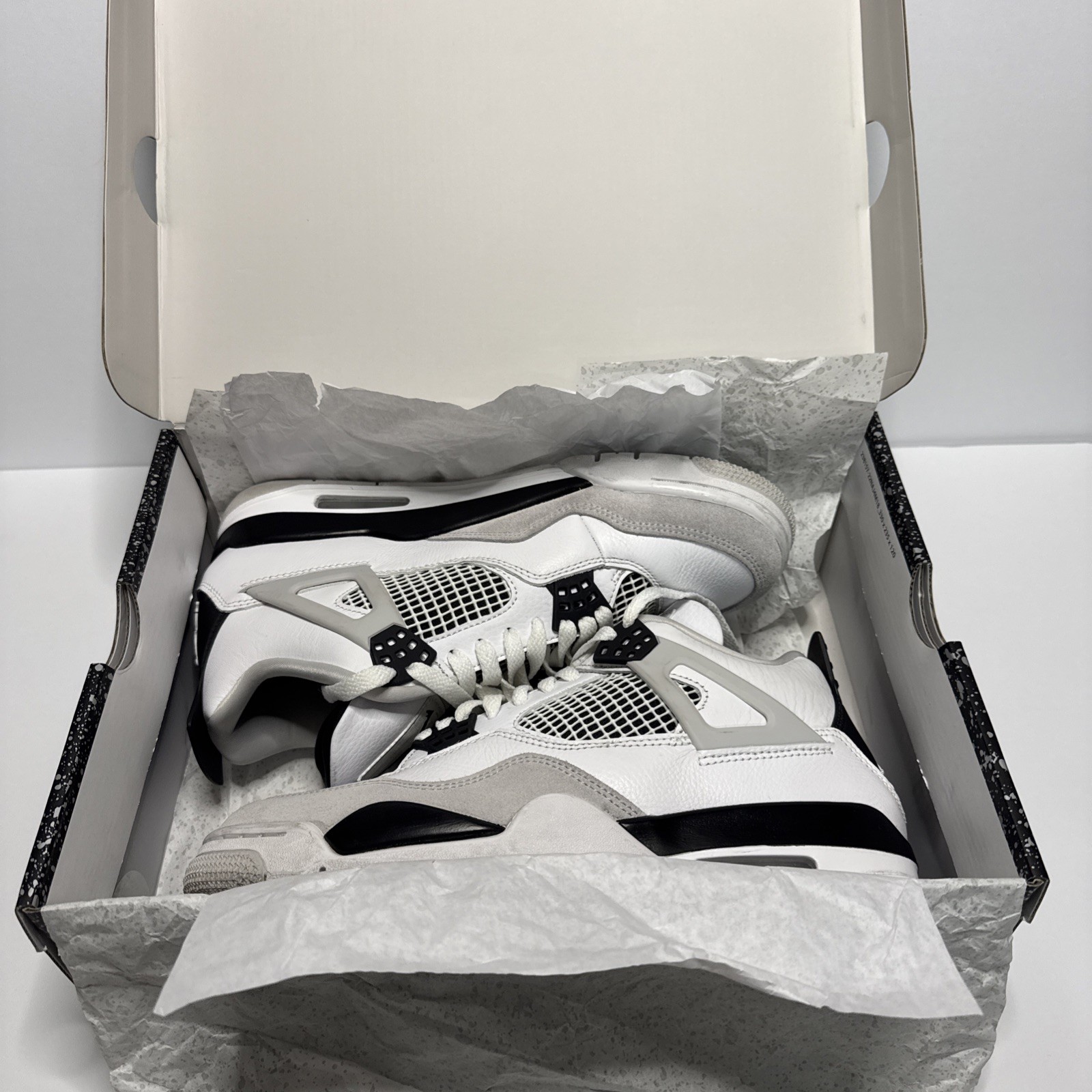Air Jordan 4 Retro Military Black Size 9 Men’s Pre Owned Excellent Condition