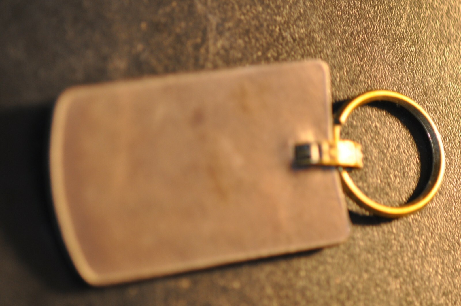 DECORATED LEATHER MEDIUM BROWN KEY CHAIN! CC472XXN