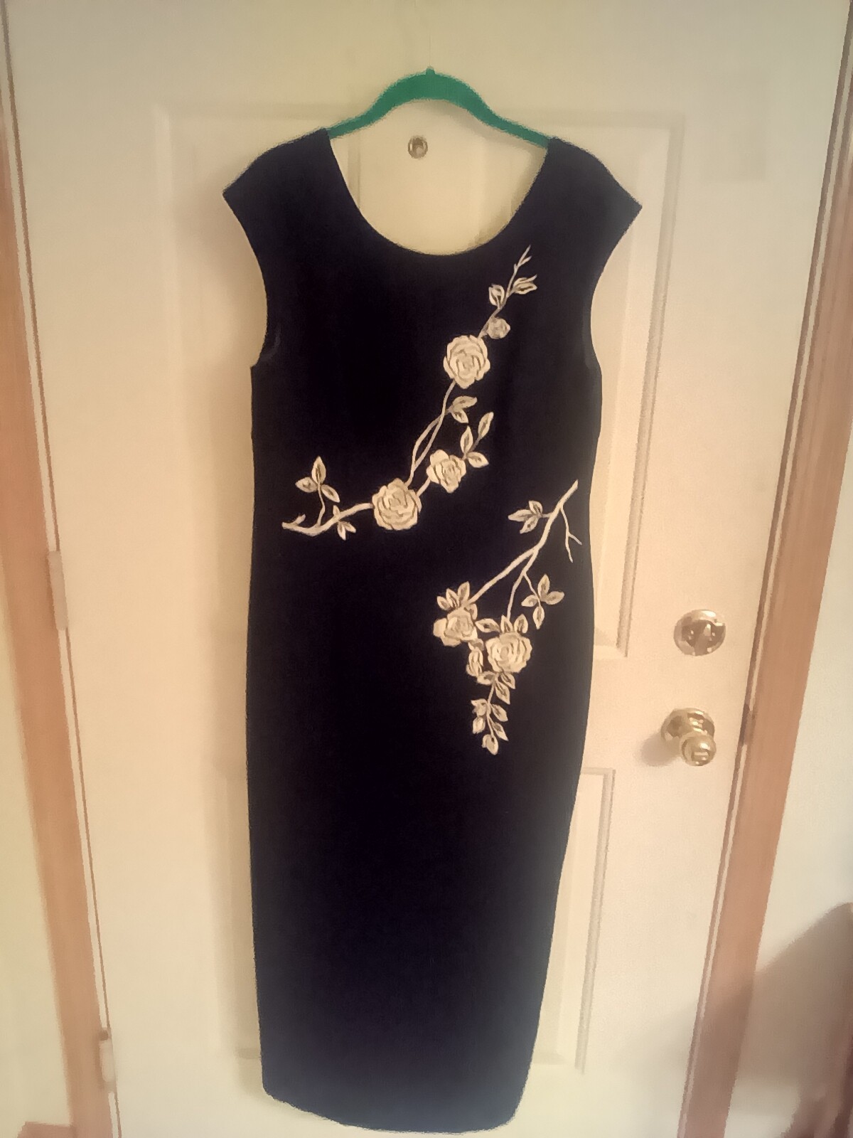 Talbots black long black dress white floral embroidery sleeveless 12 zip in back