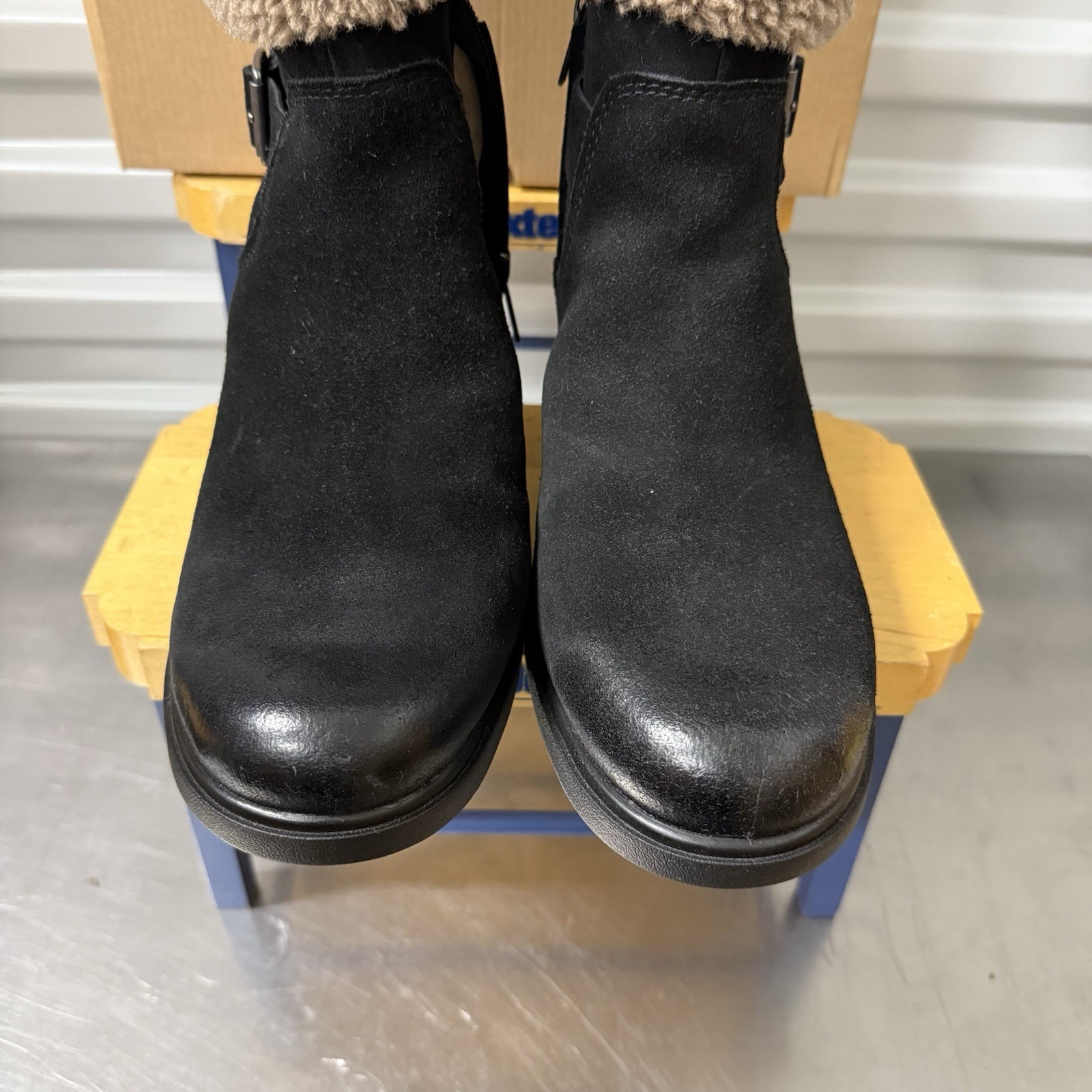 UGG Womens Harrison Cuff Winter Waterproof Faux Fur Black Sz 10 Standard Fit