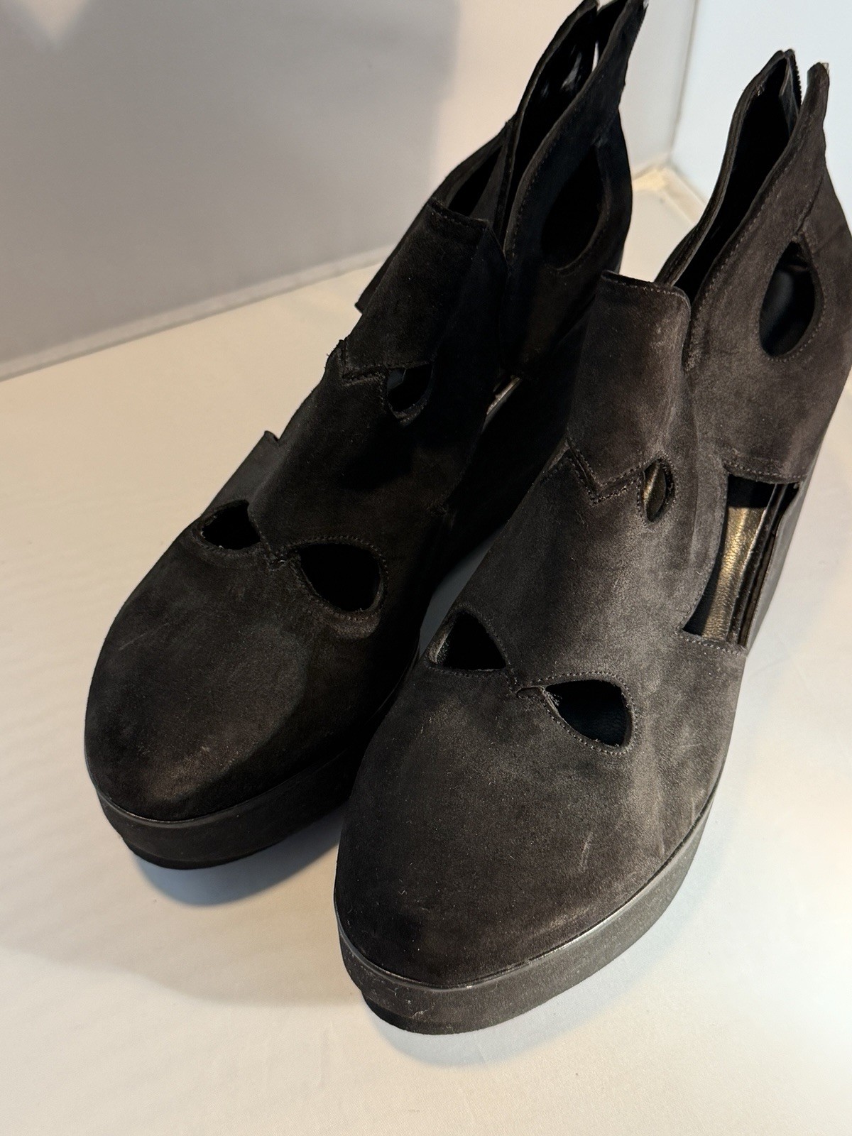 Robert Clergerie Paris Sz 8 Designer Black Suede Platform Heels Wedges Women