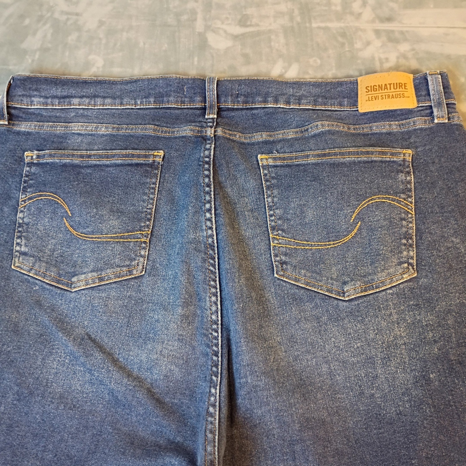 Signature by Levi Strauss Heritage Boyfriend Jeans Medium Wash Cuffed Size20 W35