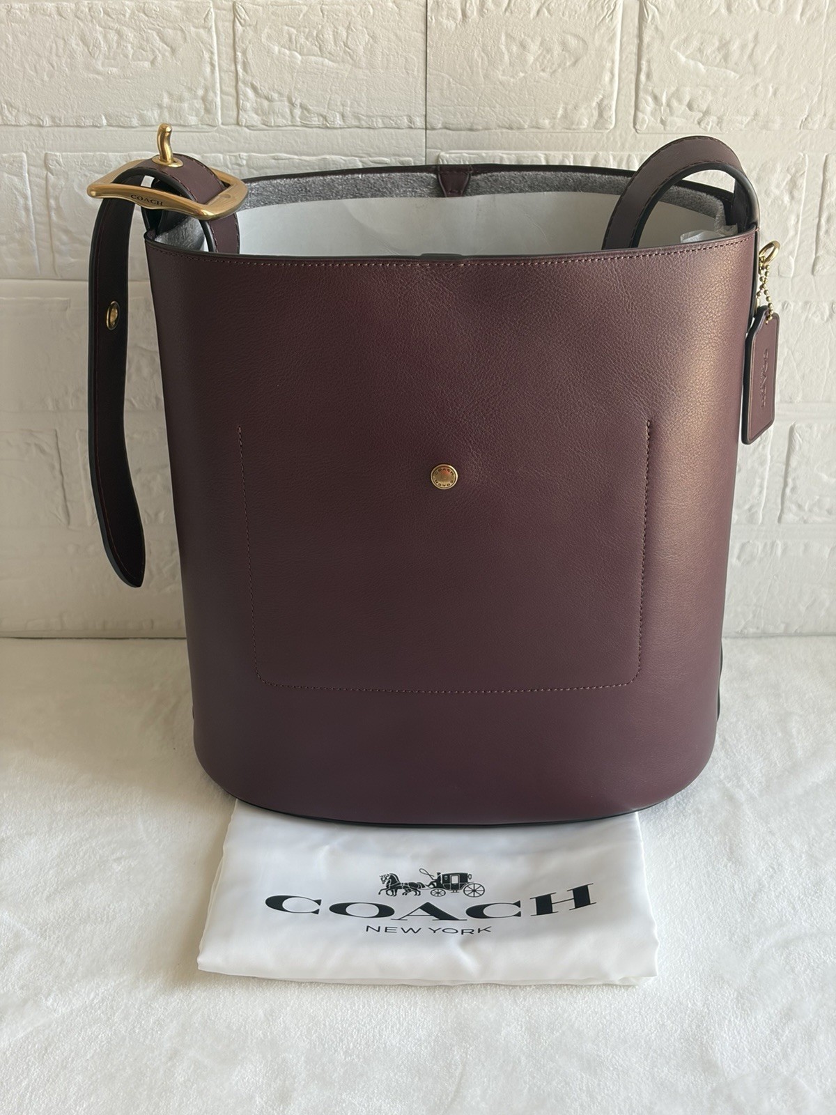 Coach Burgundy Bucket Drawstring Bag w/ Pouch Adjustable Strap Gold Hardware