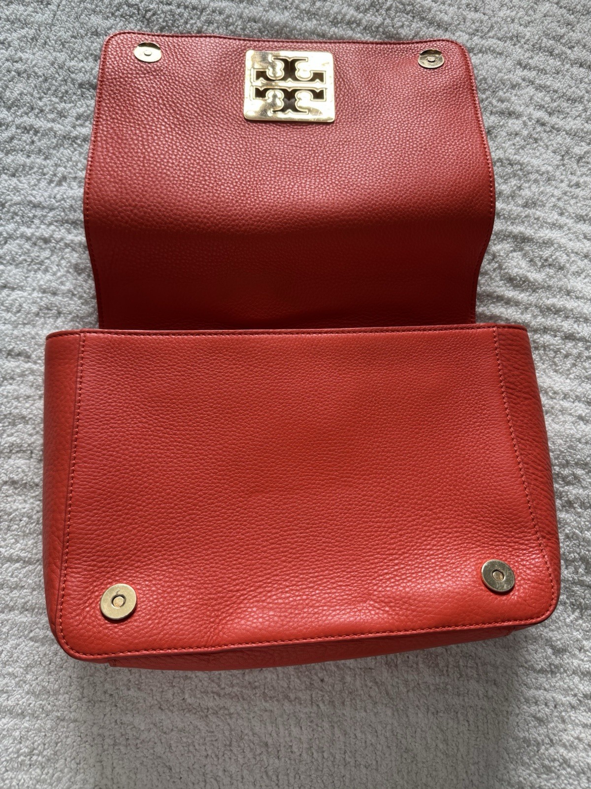 Tory Burch Orange Pebbled Shoulder Bag Magnetic Closure Gold Chain Strap Logo