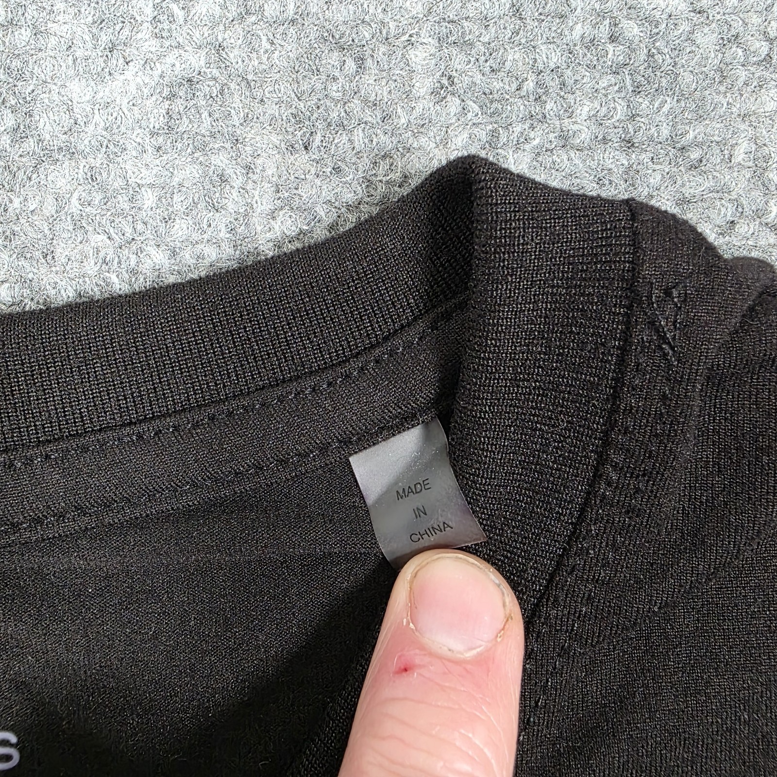 7 Diamonds Core Henley Men’s M Black Performance Lightweight Shirt Long Sleeve