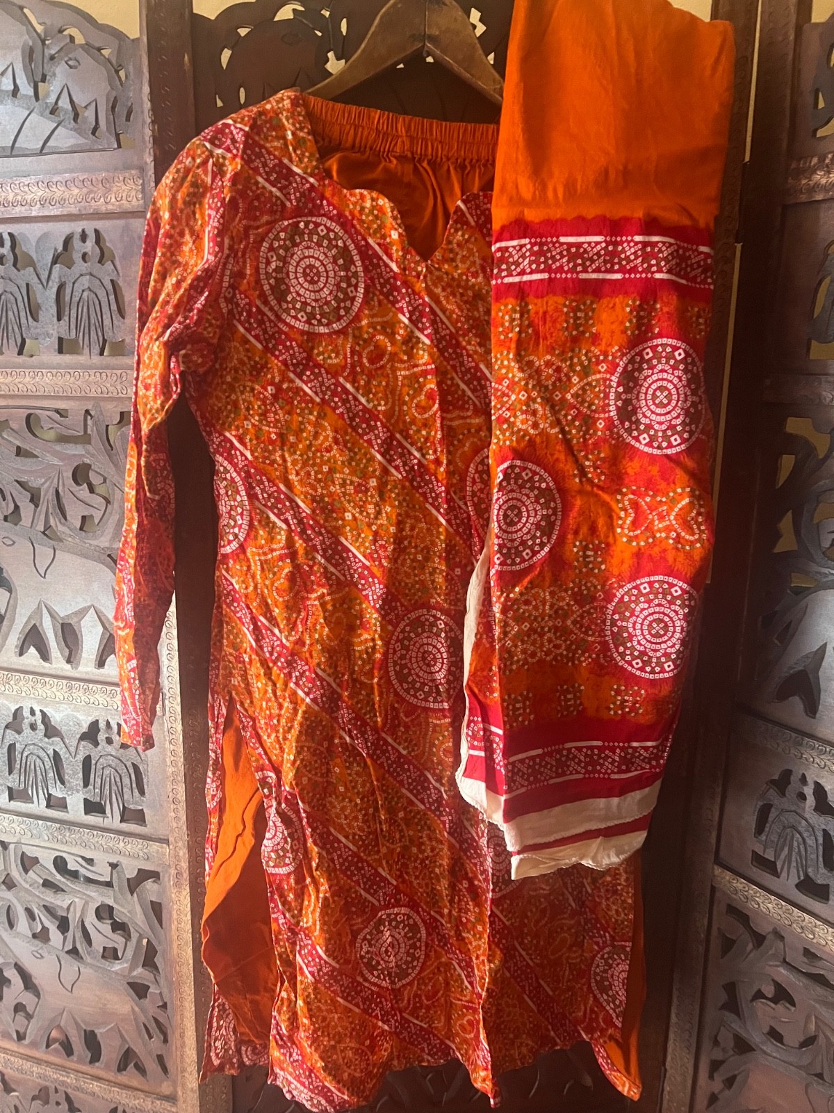 Cotton Lawn batik orange salwar kameez 3 piece set small/ medium 36 womens