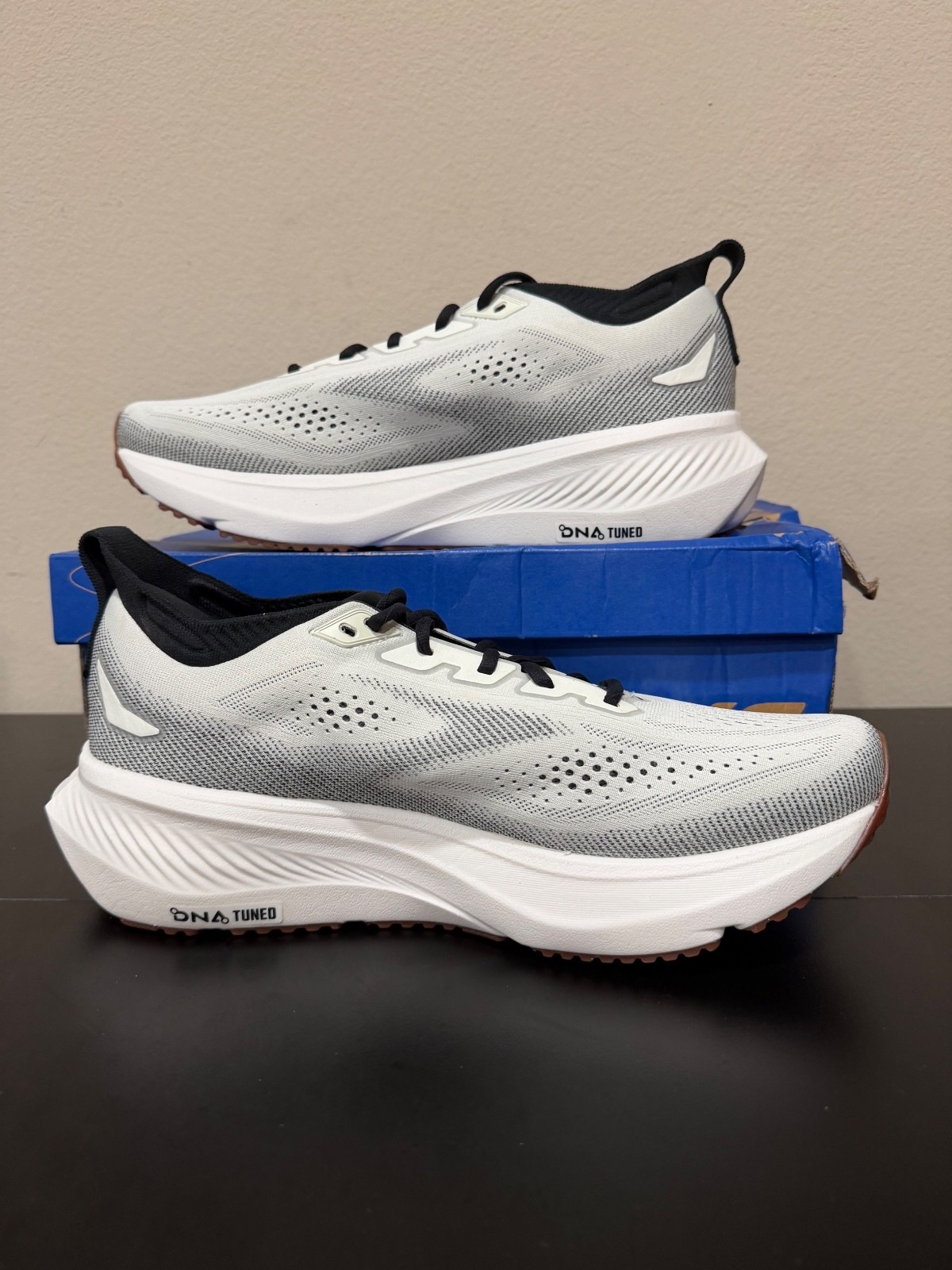 Size 12 – Brooks Glycerin 23 “White Black Gum”