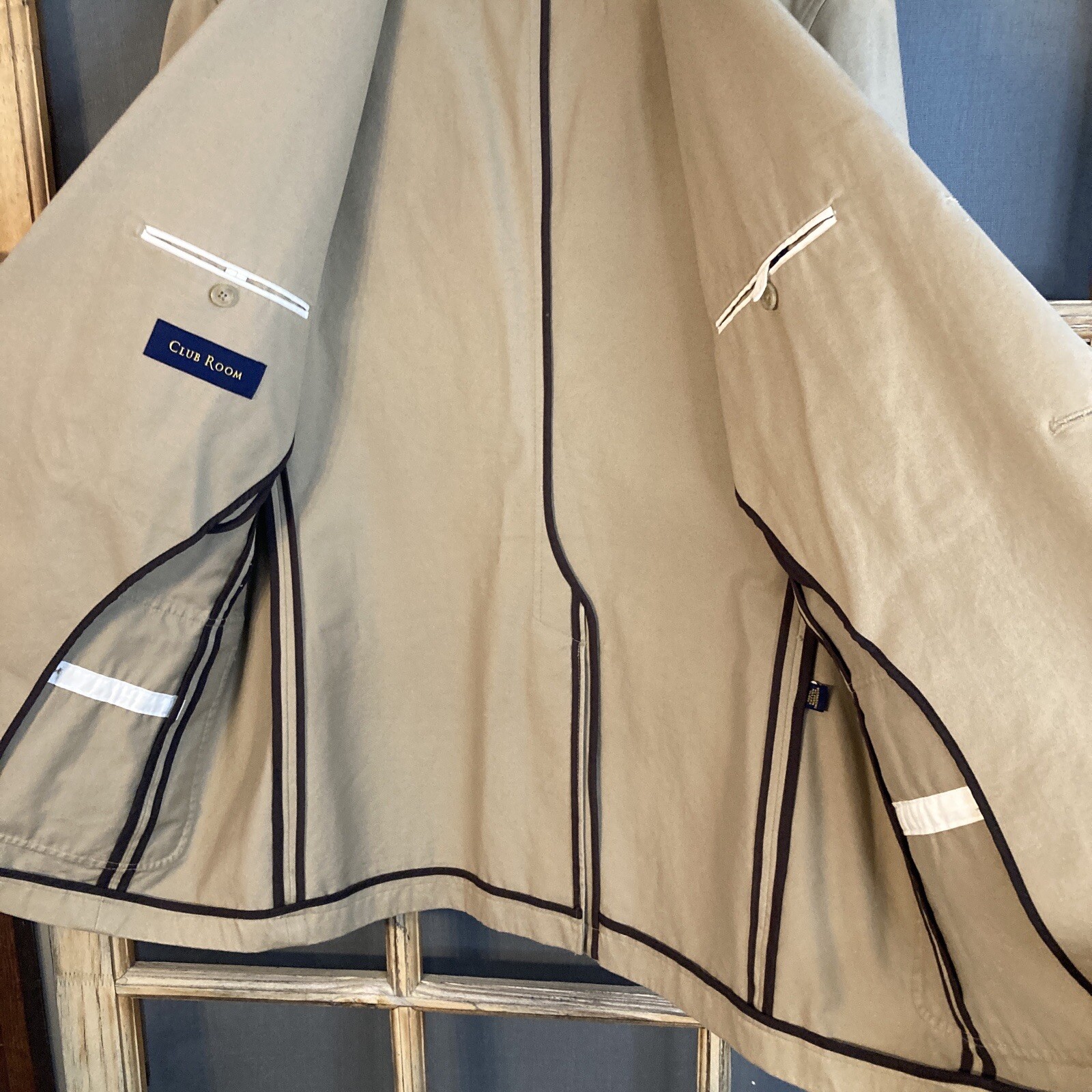 Club Room Men’s 3 Button Heavy Blazer Size L, 21 x 31