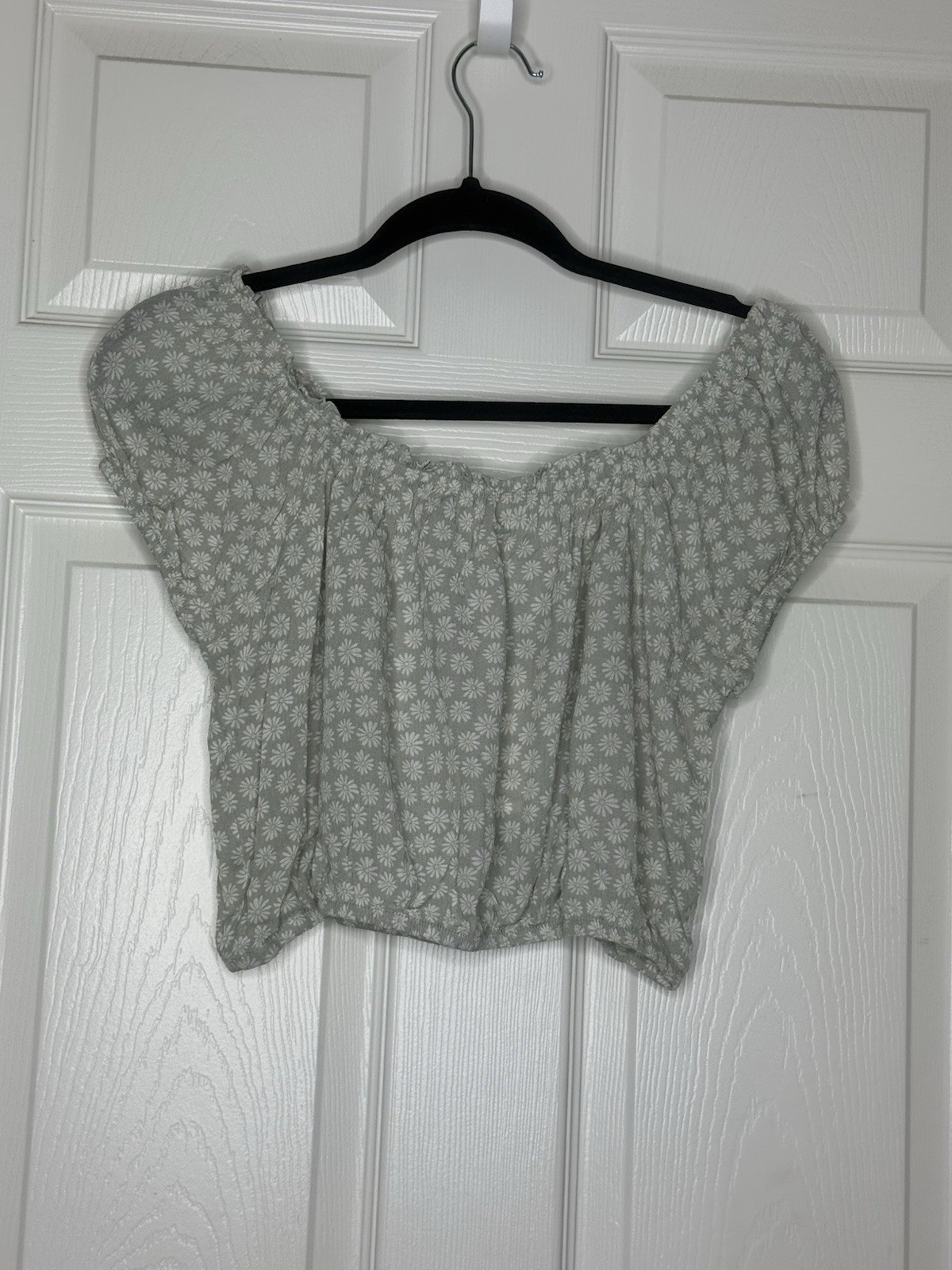 Hippie Rose Off the Shoulder Smocked Cropped Floral Puff Sleeve Top M Green