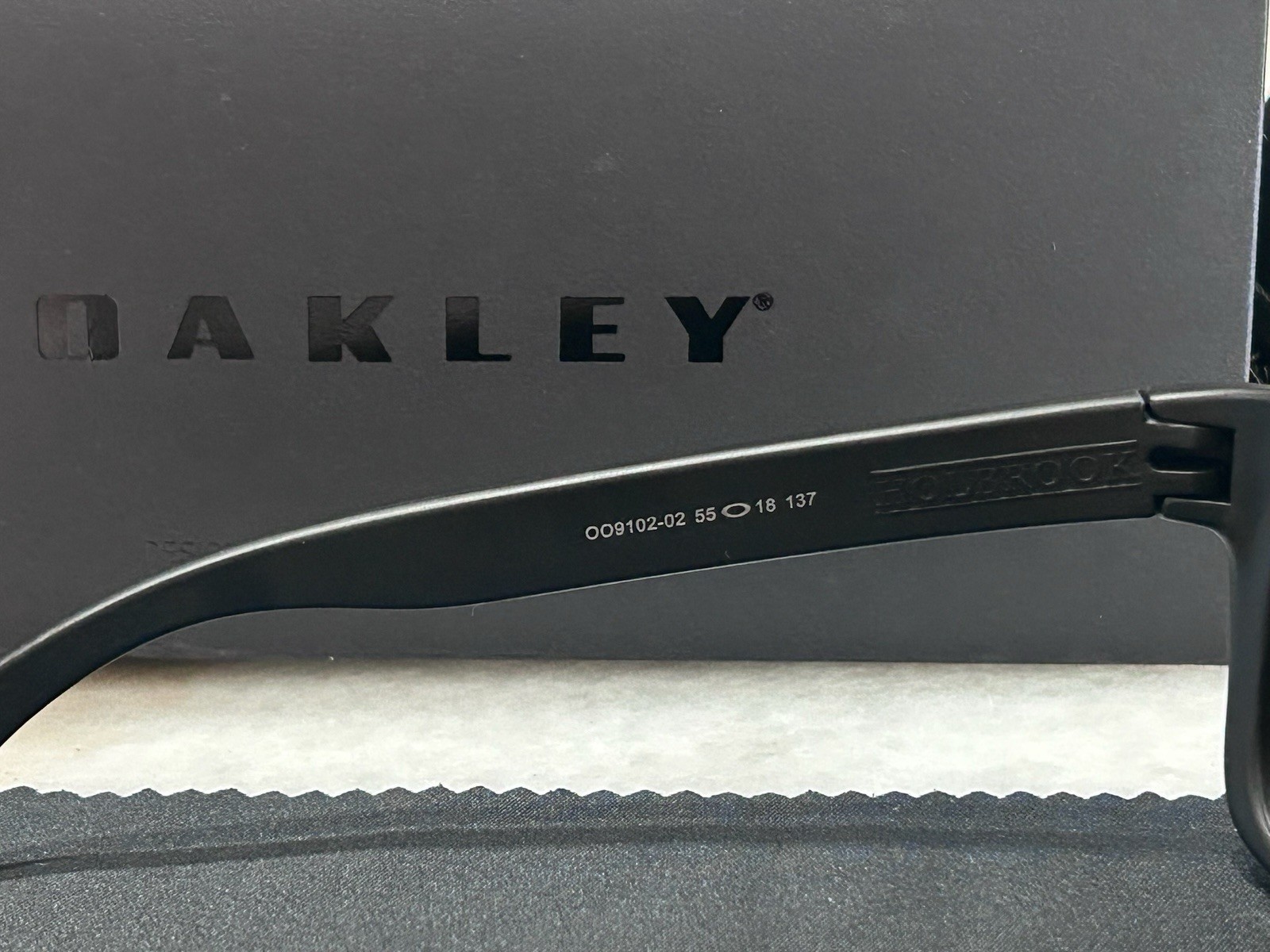 Oakley Holbrook Silver Polarized Lens/ Matte Black Frame 009102