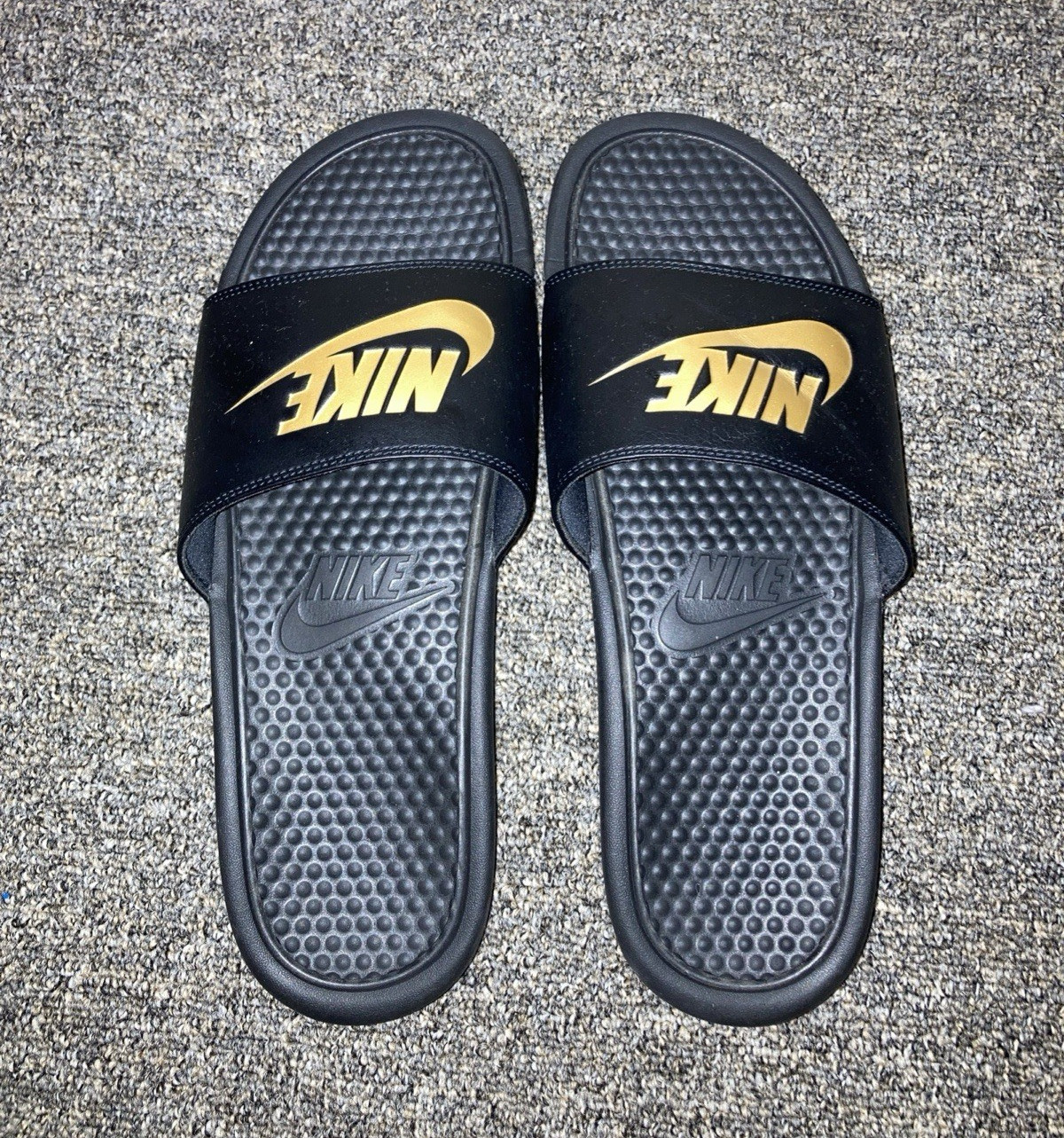 Nike Benassi JDI Men’s Slide Sandals Black/Gold Logo Slip On US 12 Men’s
