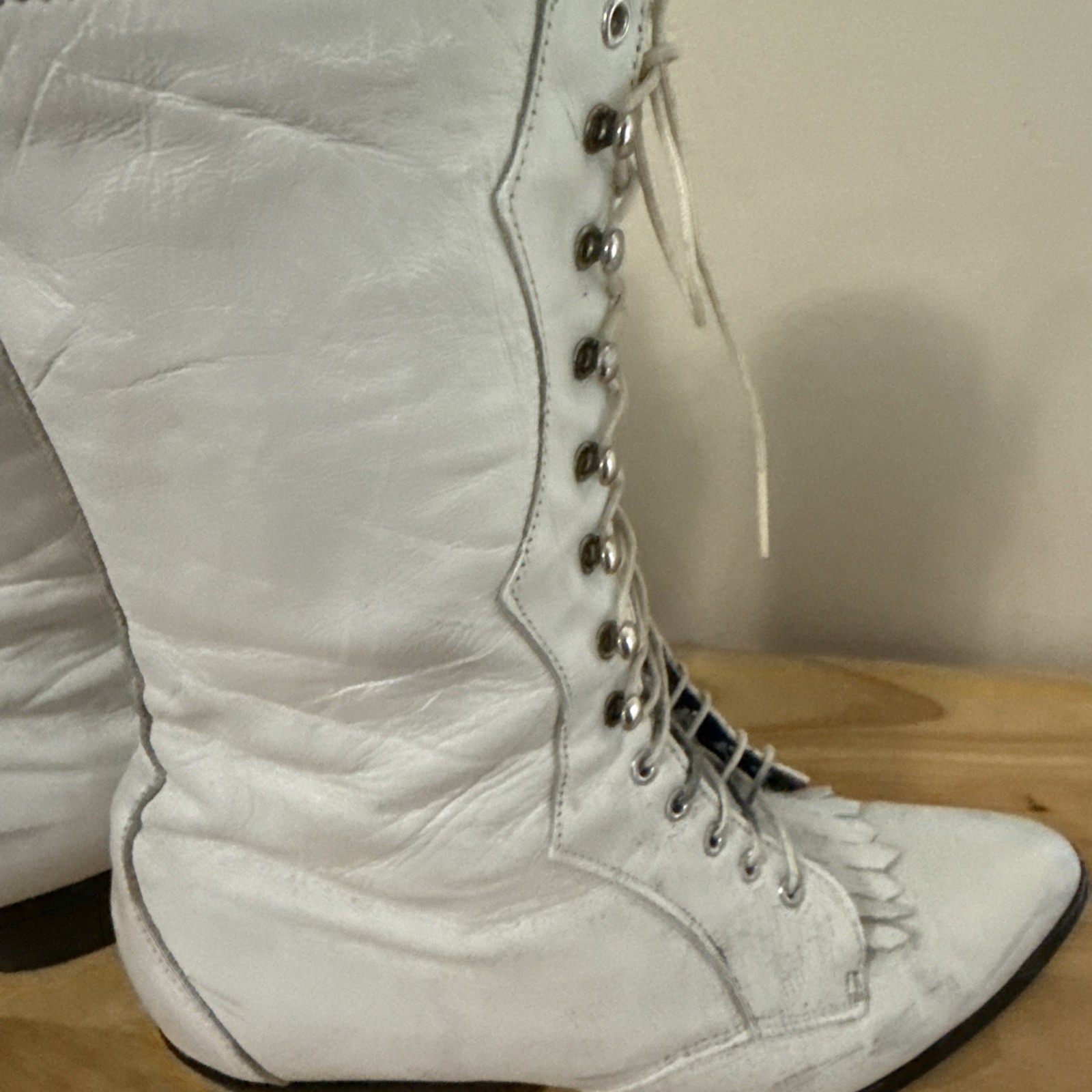 1980’s Loredo Leather White Victorian Style Prairie Boots Speed Lace Pointed 6.5