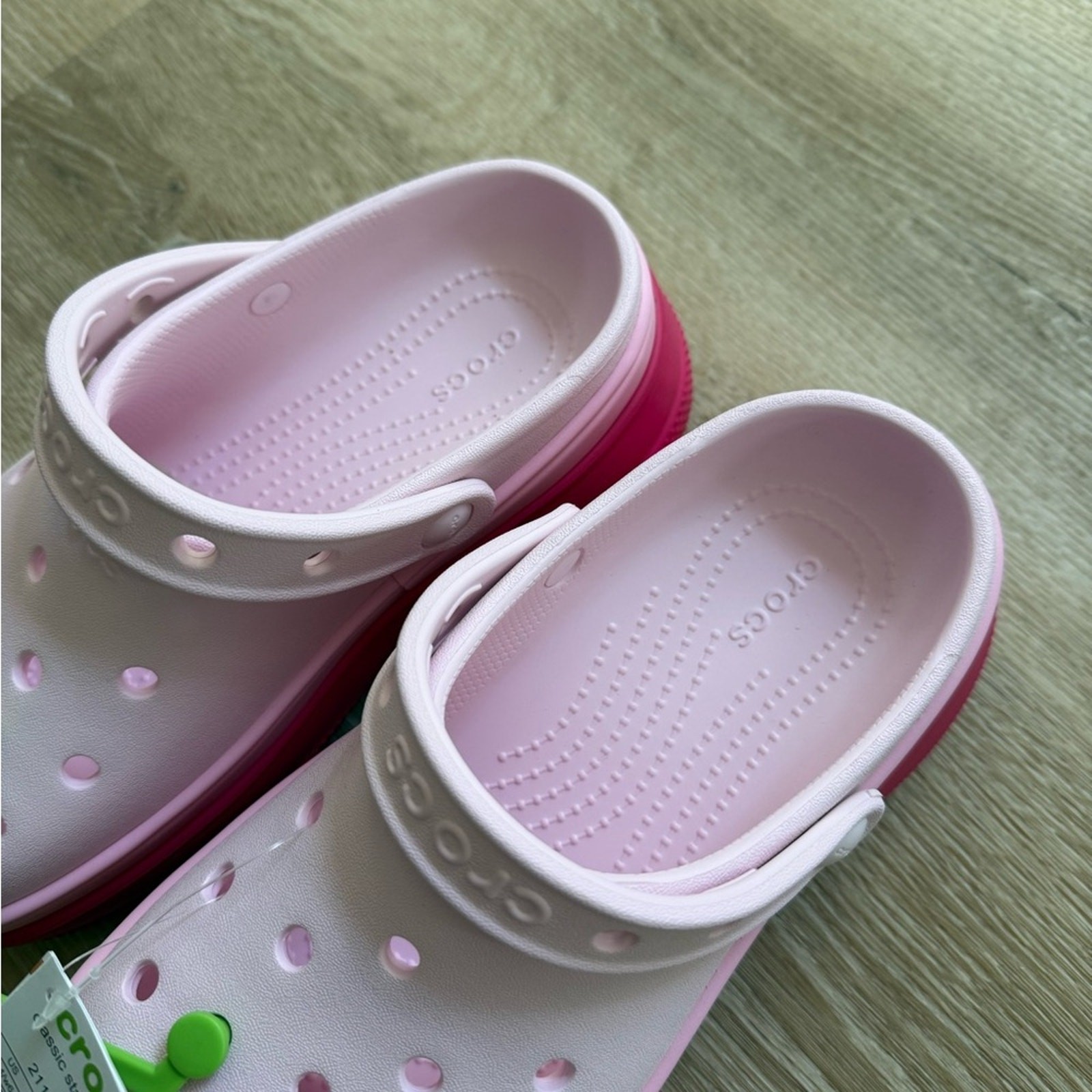 NWT Crocs Classic Stacked Clog Dragonfruit with FREE JIBBITZ Sz W6 M4