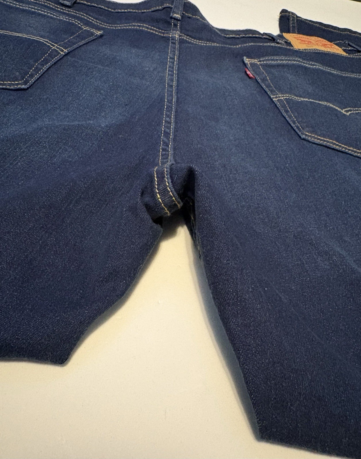 Levi Strauss 559 Men’s 44 x 32 Relaxed Fit Straight Leg Dark Wash Blue Denim