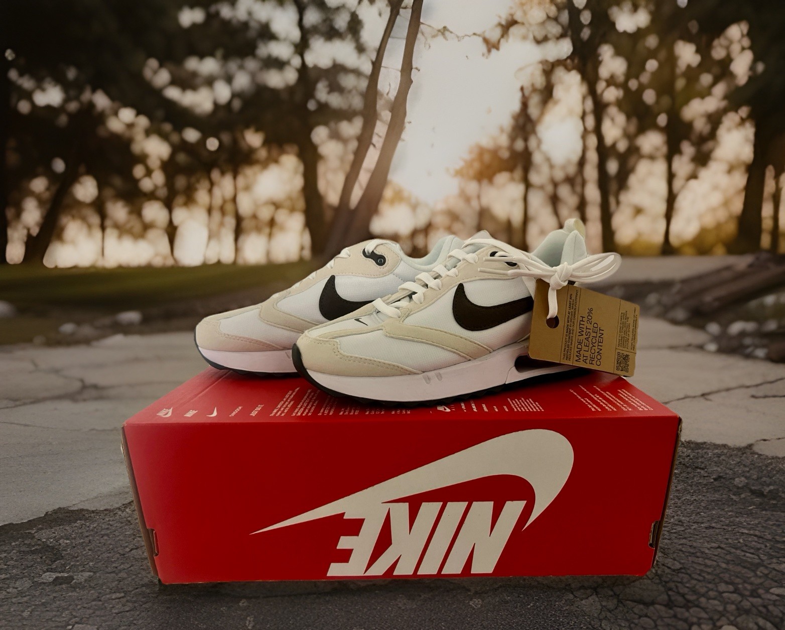 NIKE WOMEN’S AIR MAX DAWN (NWB) Us Size 5.0-White/Brown-DC4068 102