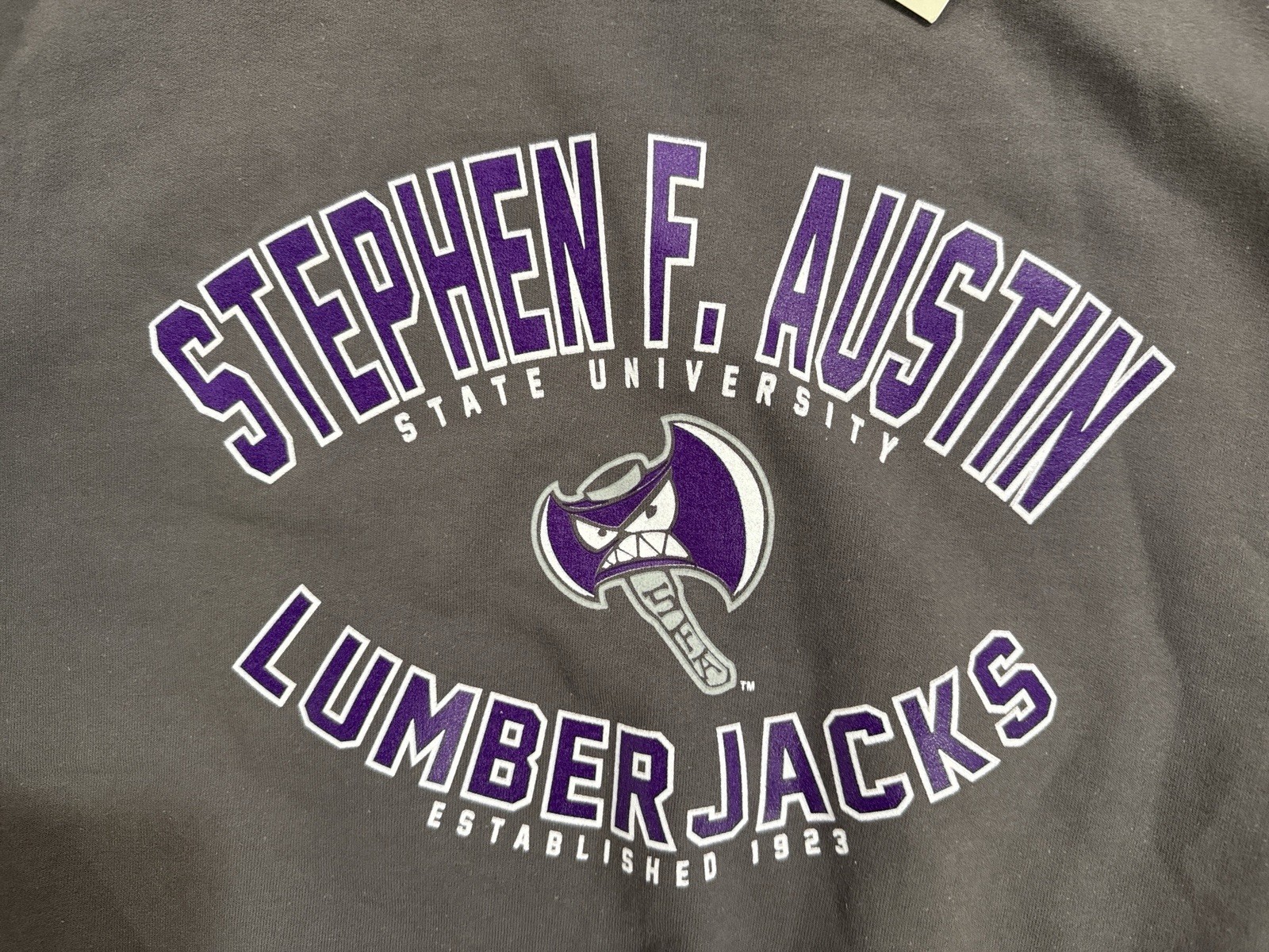 “STEPHEN F AUSTIN STATE UNIVERSITY – LUMBER JACKS” Gray Sweatshirt – Sz M Medium