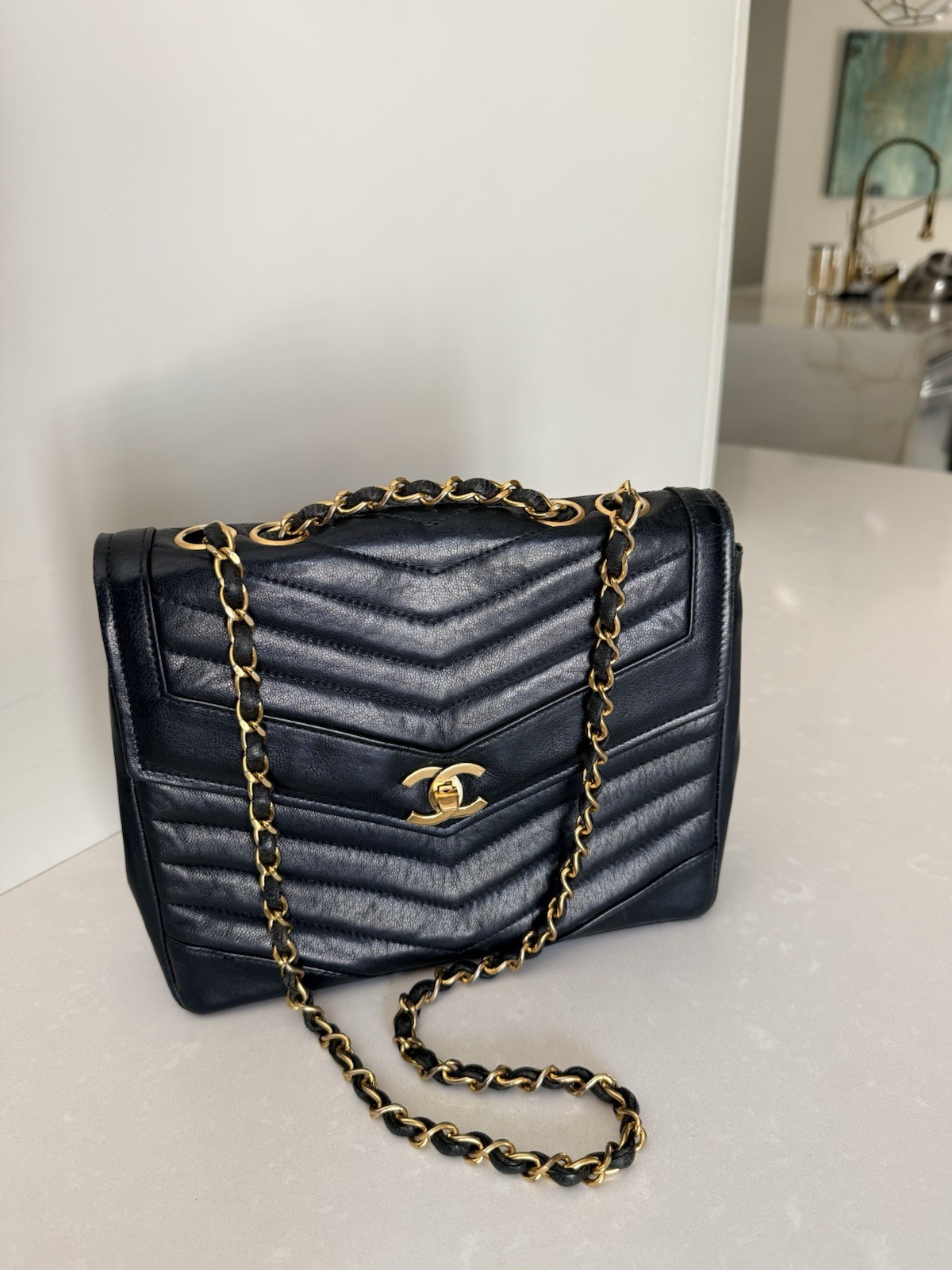CHANEL Black Chevron Quilted Flap Shoulder Bag Chain Strap CC Turn Lock Gold
