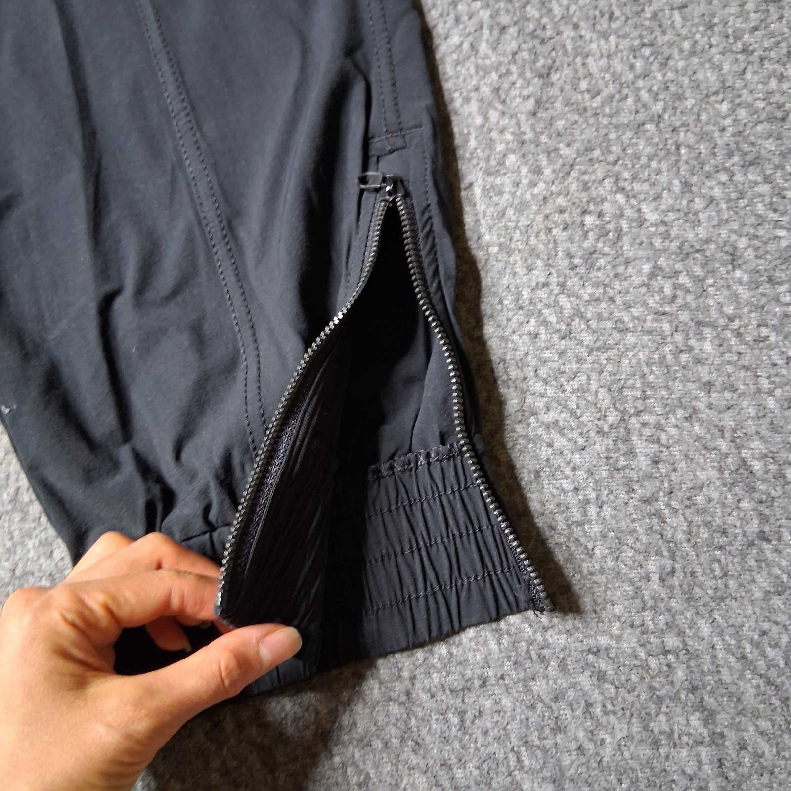 Calia Women’s Black Yoga Pants Size L Tapered Leg Ankle Zip Athletic Pants
