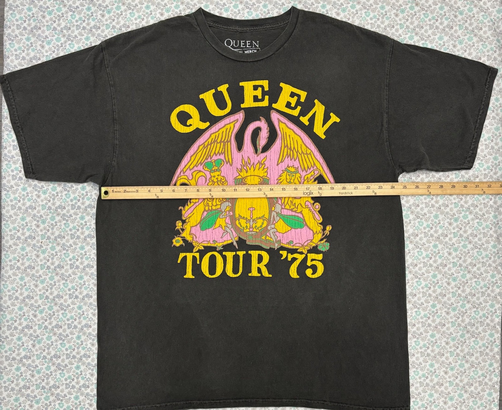 Queen Official Merch Mens Size L/XL Tour ’75 T Shirt