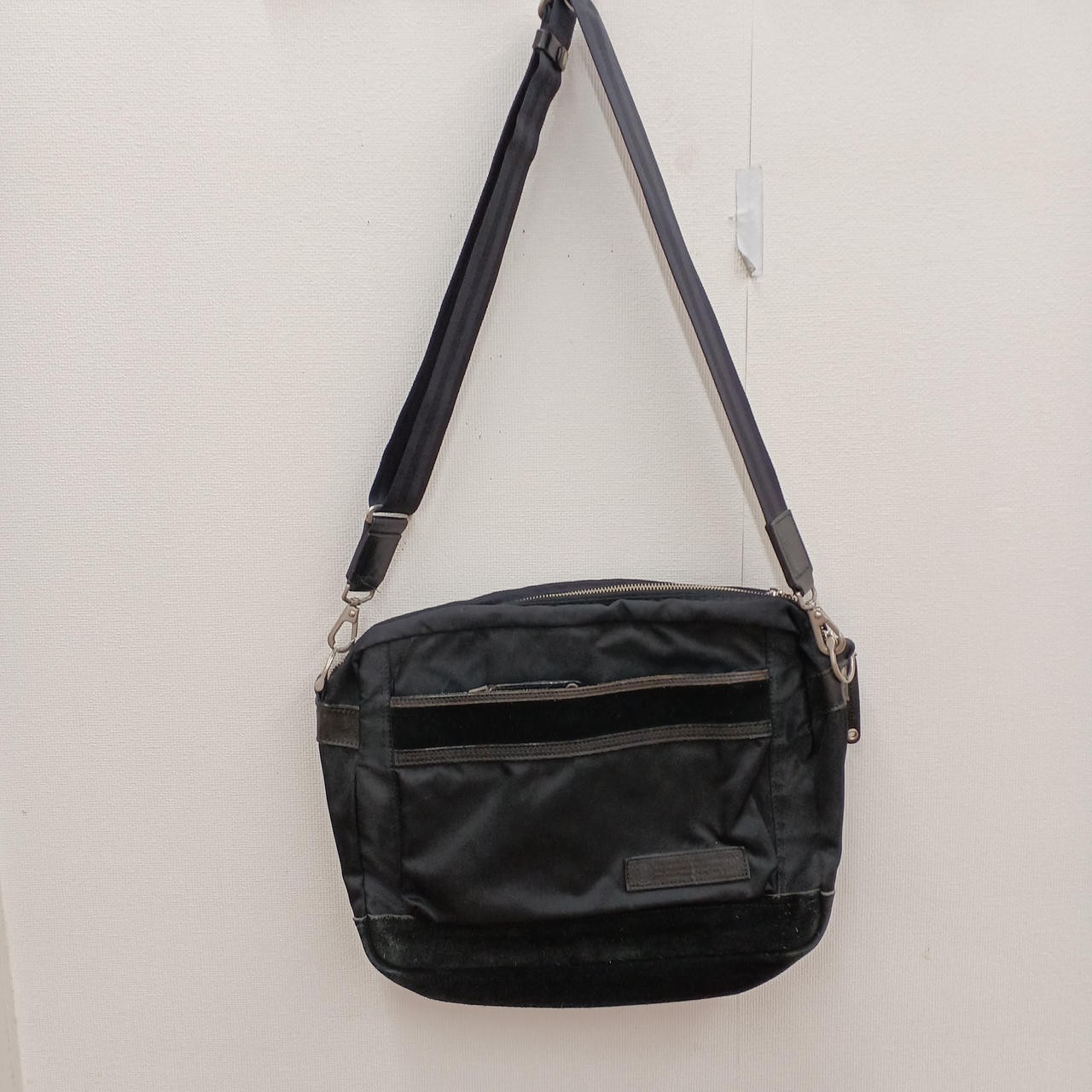 Shoulder bag Model number 01379 BLK MSPC PRODUCT