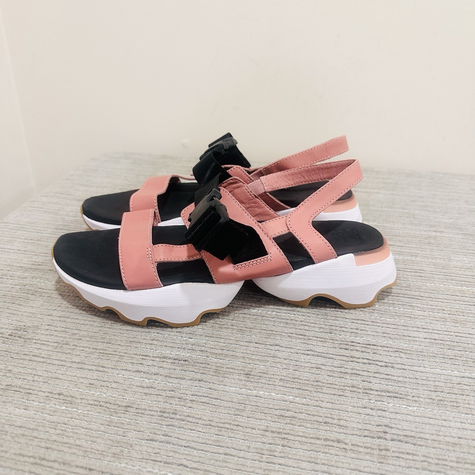 Sorel Women’s Kinetic Impact Comfort Strappy Sandals Pink/Black Size 9