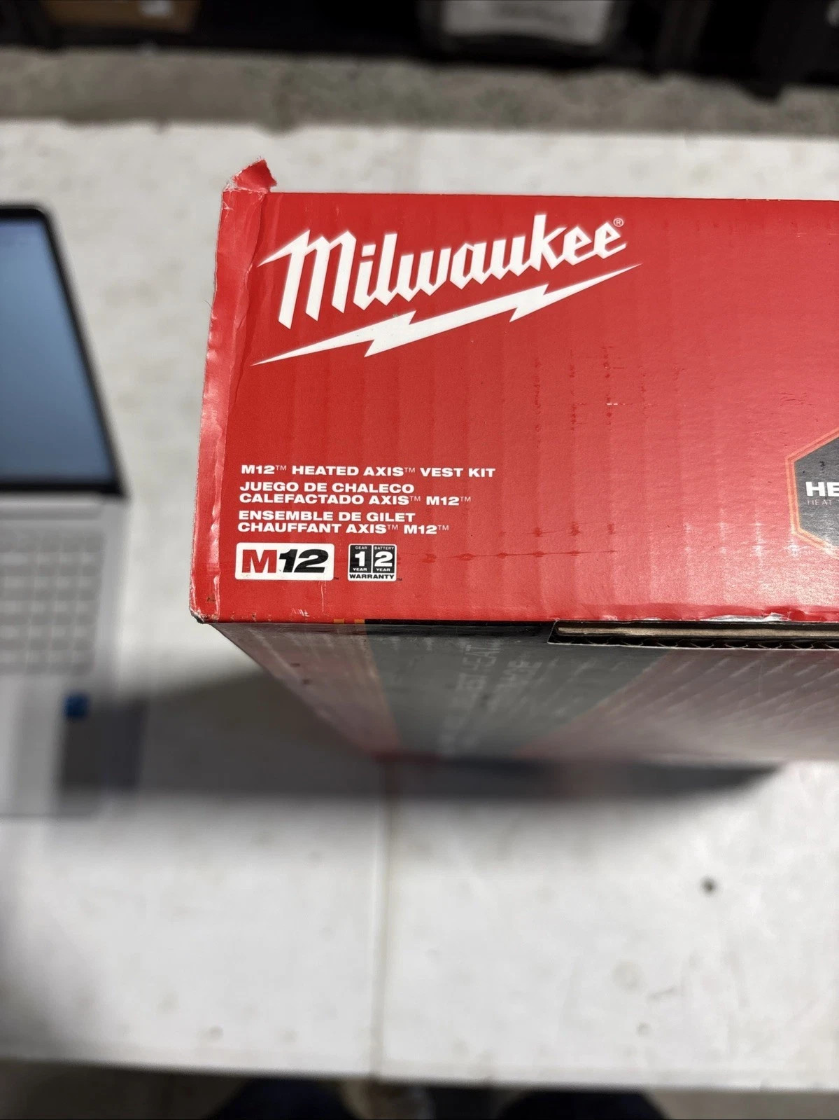 Milwaukee Men’s XL M12 Heated Vest Kit (M300B-21XL)