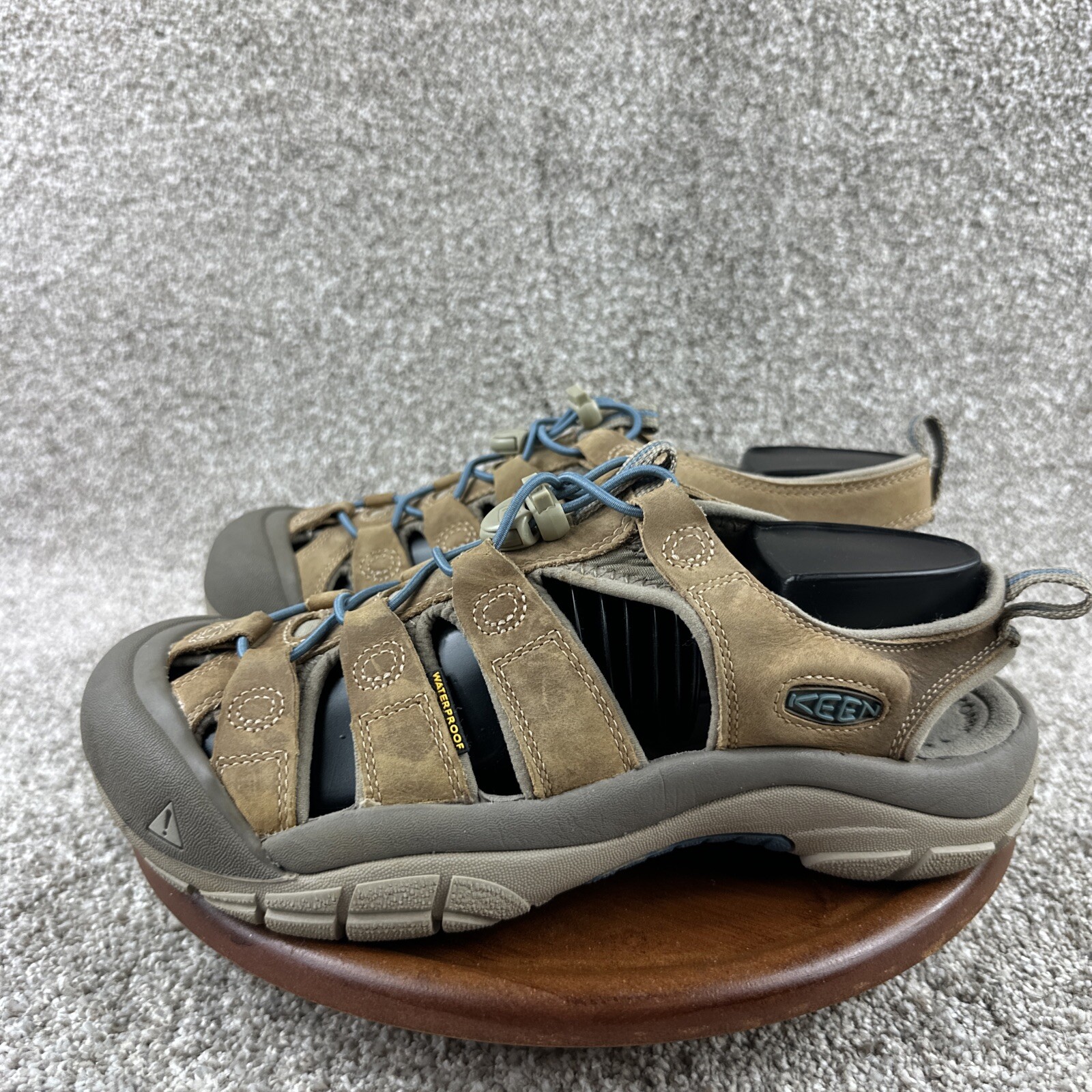 KEEN Newport H2 Women’s Waterproof Leather Hiking Sandals Tan Women’s Size 9