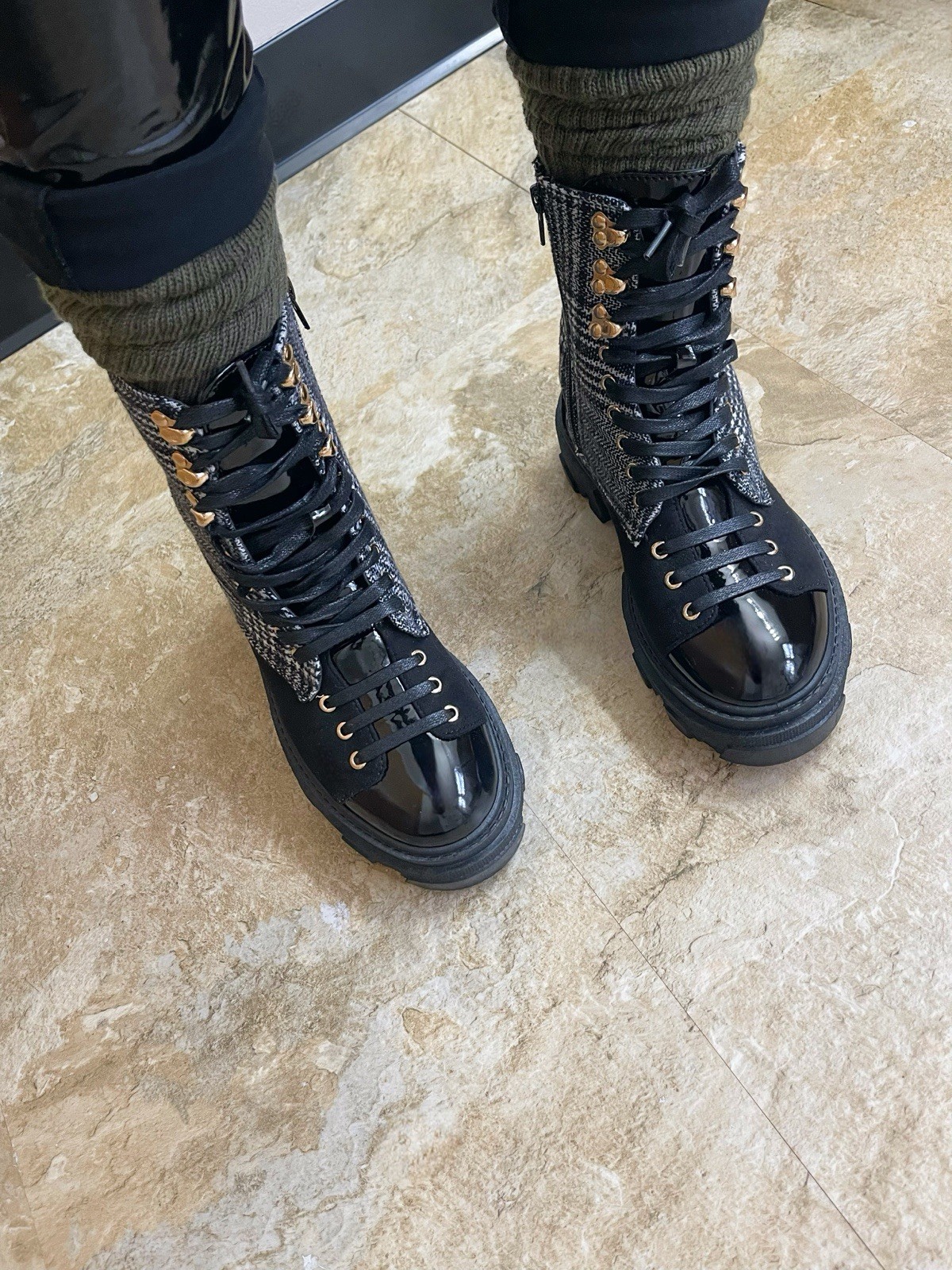 Women’s Black Suede Combat Ankle Boots Lace Up Lug Rubber Sole Houndstooth 7.5