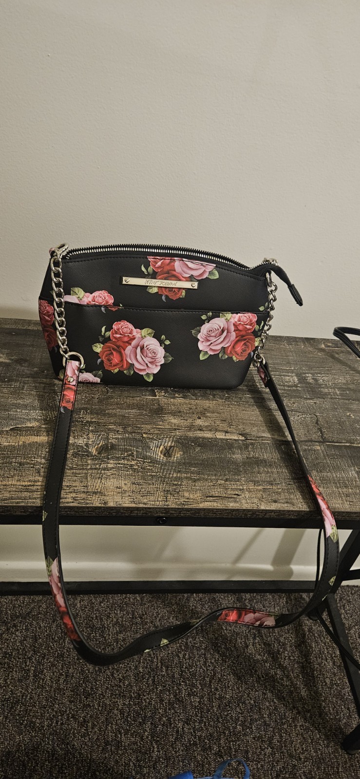 Betsey Johnson Black Floral Crossbody Bag Chain Strap Zip Closure Inner Pockets
