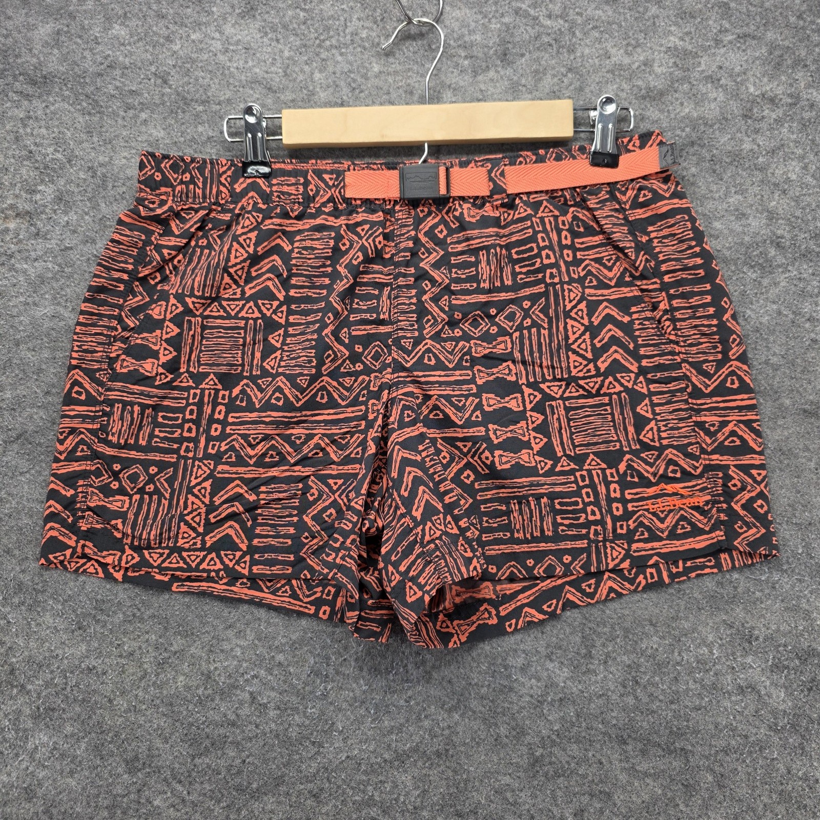 L.L. Bean Shorts Womens M Black 3.5 In Athletic Geometric Nylon Belted
