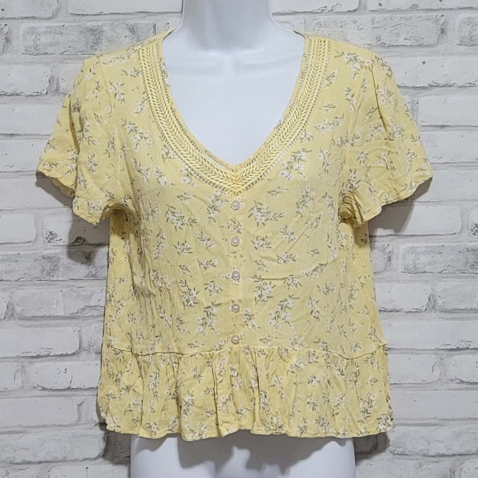 Hippie Rose Daisy Floral Peplum Lace Trim Blouse Womens Med