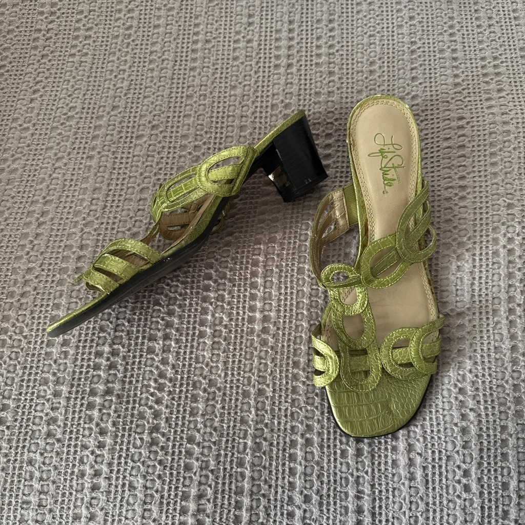 Women’s Life Stride Green Crocodile Embossed Sandals Size 8.5