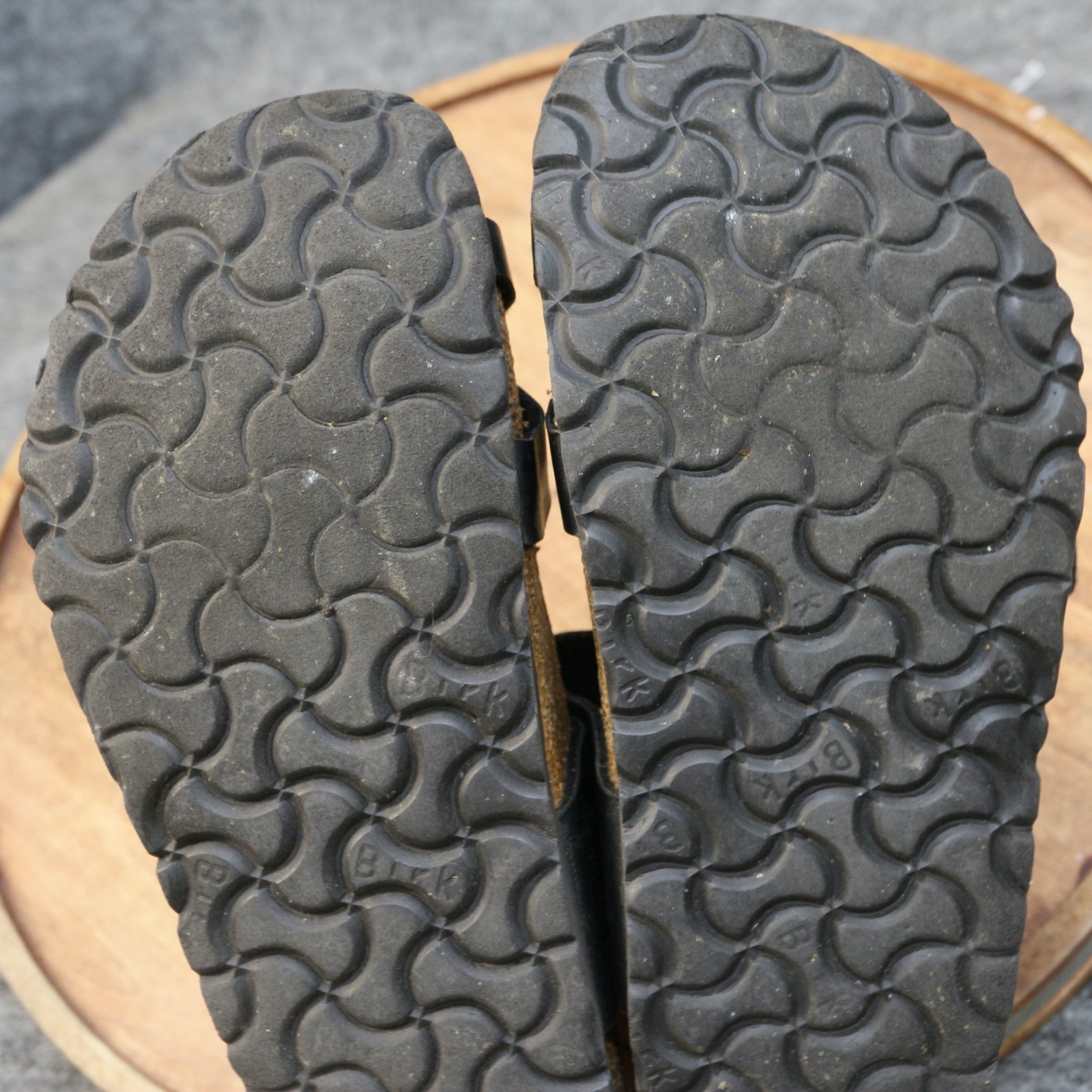 Birkenstock Mayari Black Birko-Flor Womens Size 38 US 7 Reg. Sandals Toe Loop