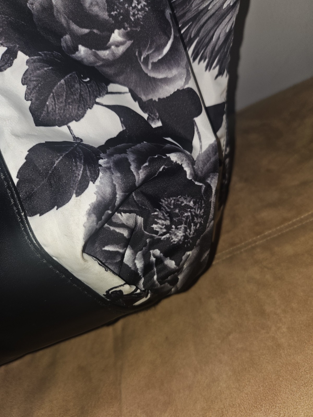 Lululemon Carry Me Om Tote Black White Floral Gym Bag **No Strap** Large -Rare