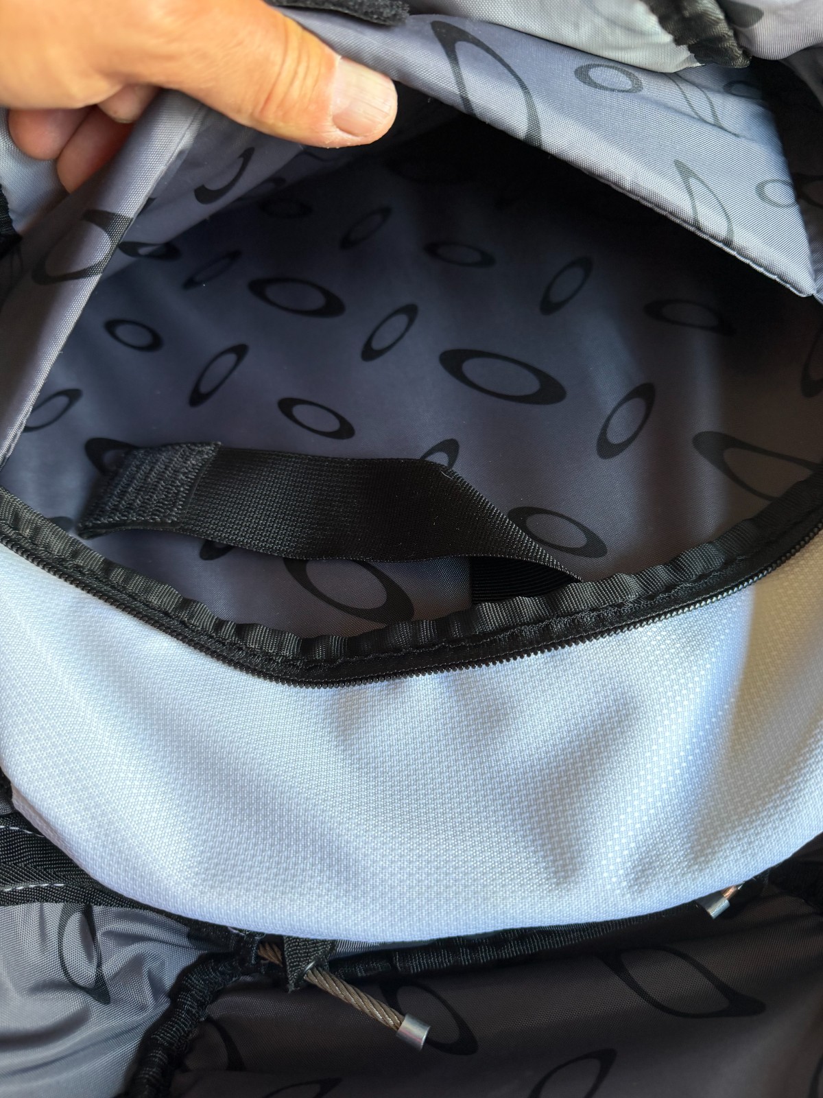 OG **RARE** Oakley Sunglasses White Kitchen Sink Backpack Excellent Condition