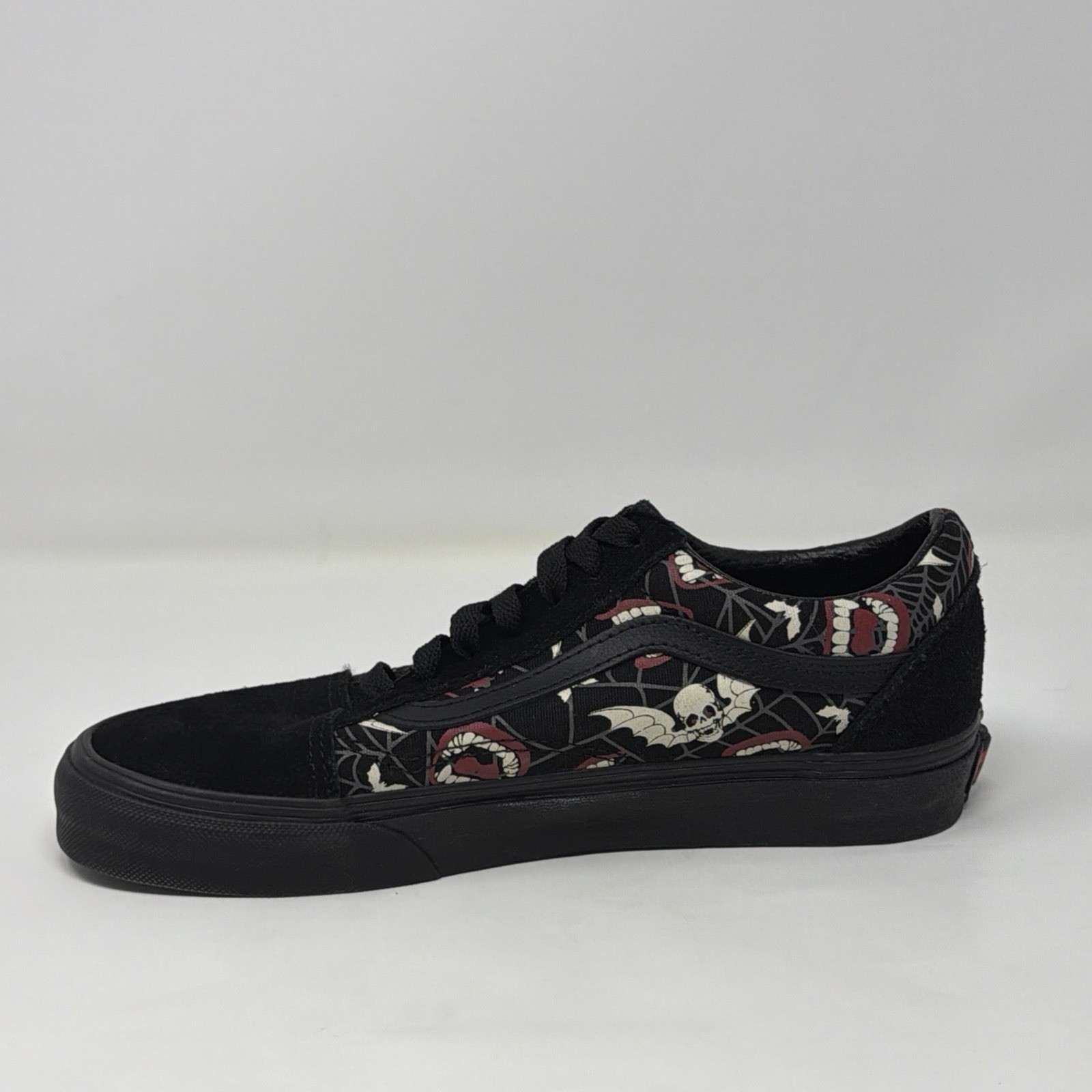 NWT Vans Old Skool Glow In The Dark Skull Vamp Men 6 Women 7.5 STORE MODEL