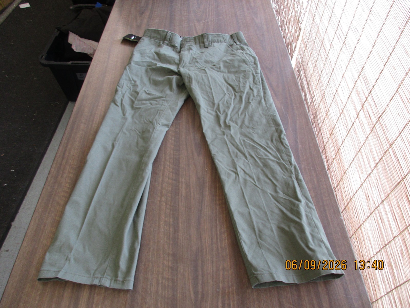 New Lee Men’s Extreme Motion Regular Straight Muted Olive Size 33×29 Pants