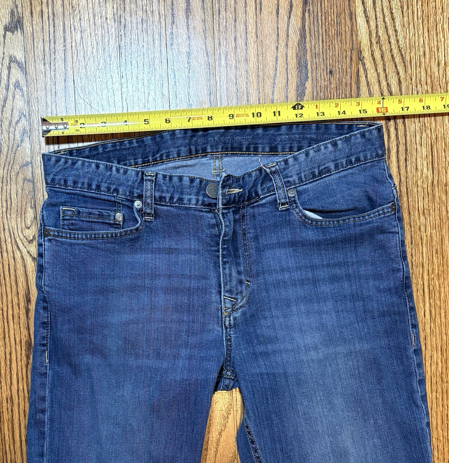 Women’s Calvin Klein Jeans Size 32/32 Straight
