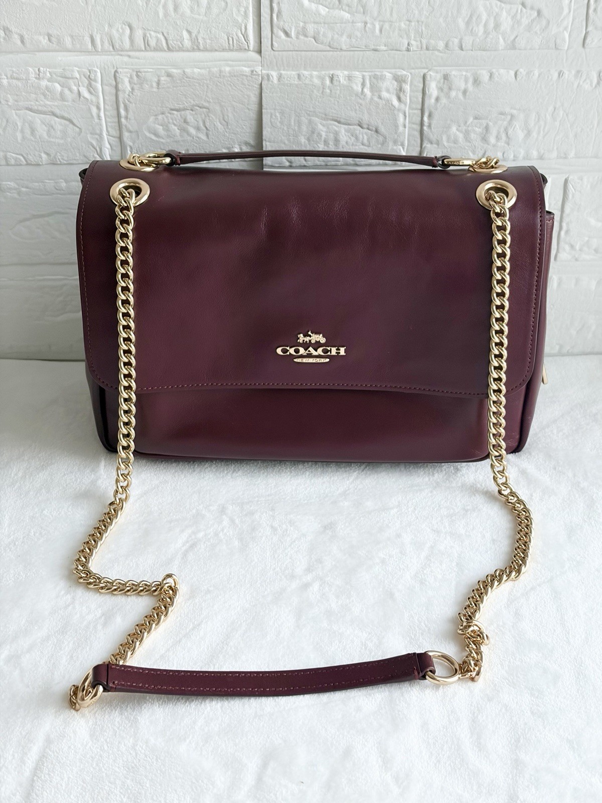 Coach Burgundy Small Crossbody Shoulder Bag Push Lock Chain Strap Gold Lined