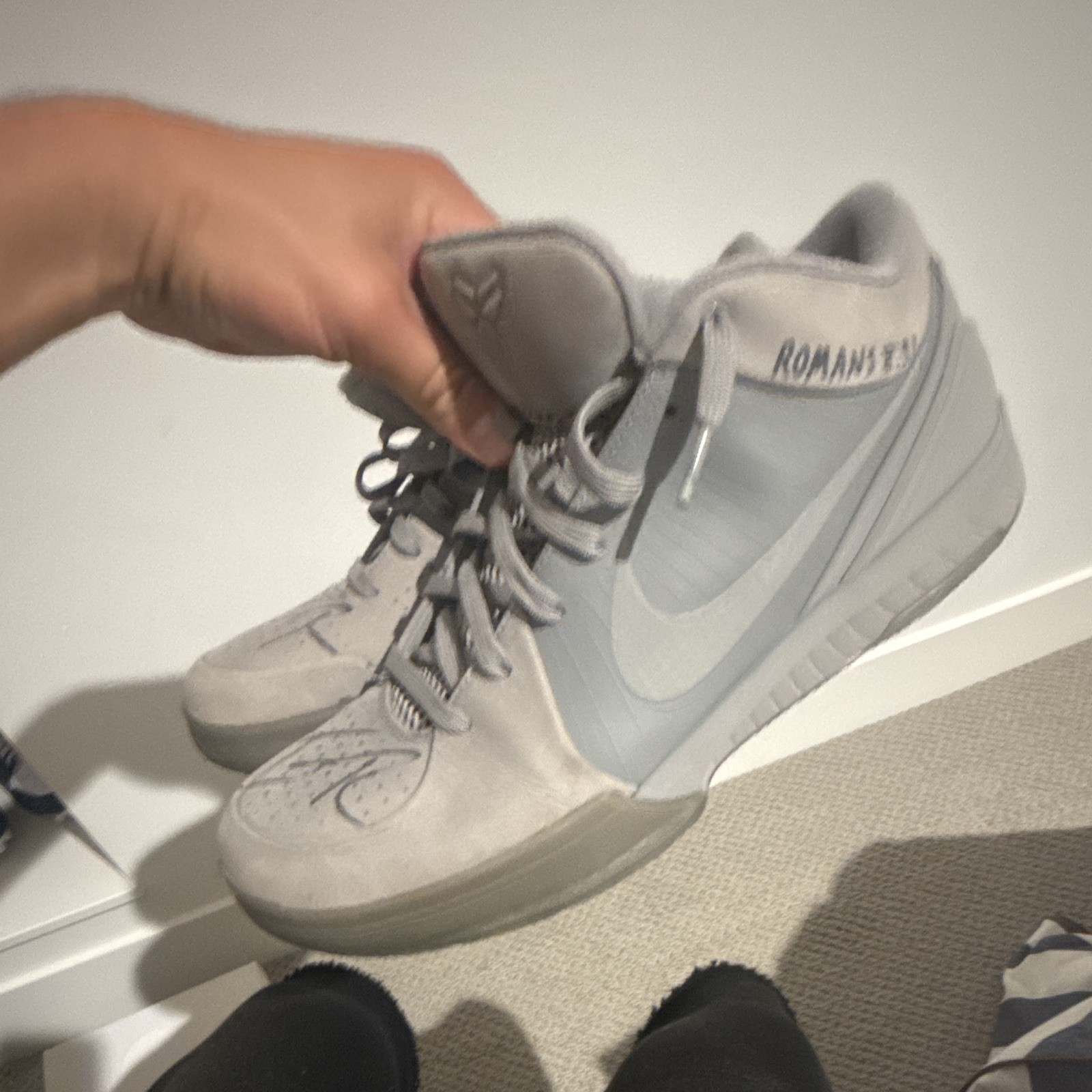 Isaiah Thomas signed Kobe’s