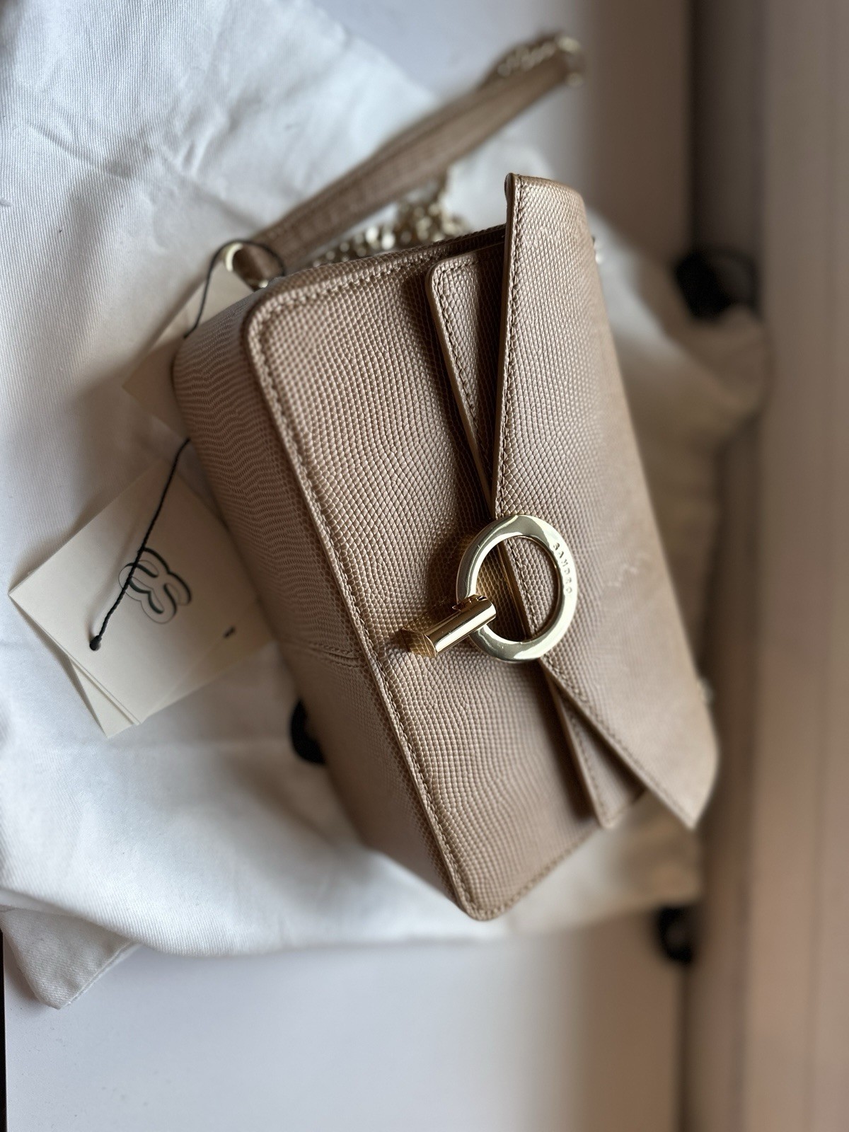 (Excellent Condition with Tags) SANDRO YZA Leather Cross Shoulder Bag (Beige)