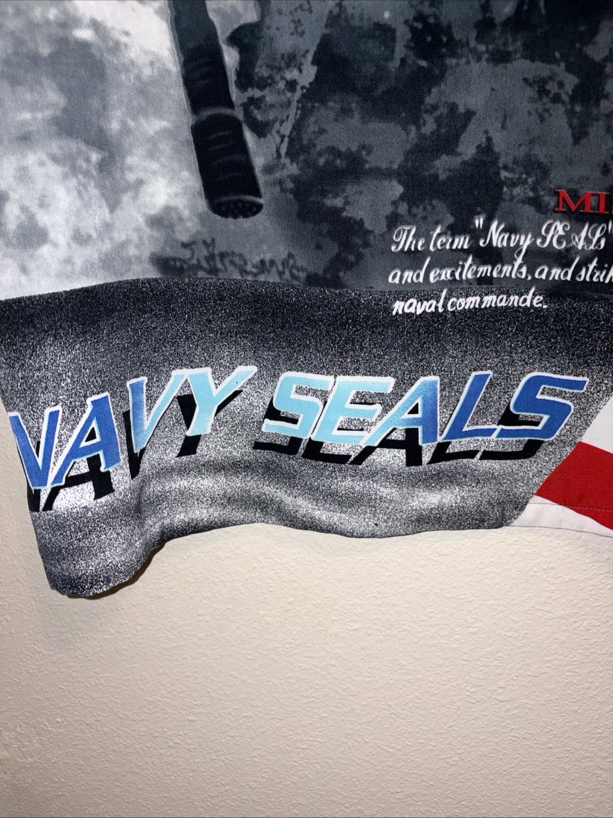 Navy Seals Graphic Picture Shirt L, Great Coloring and Smooth Feel