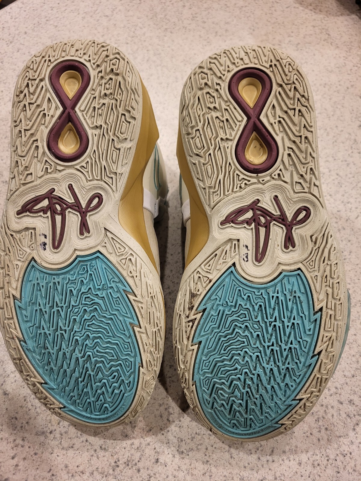 Sue Bird x Nike Kyri Infinity Golden Tribute Basketball Size Sue 7Y DD0334-002