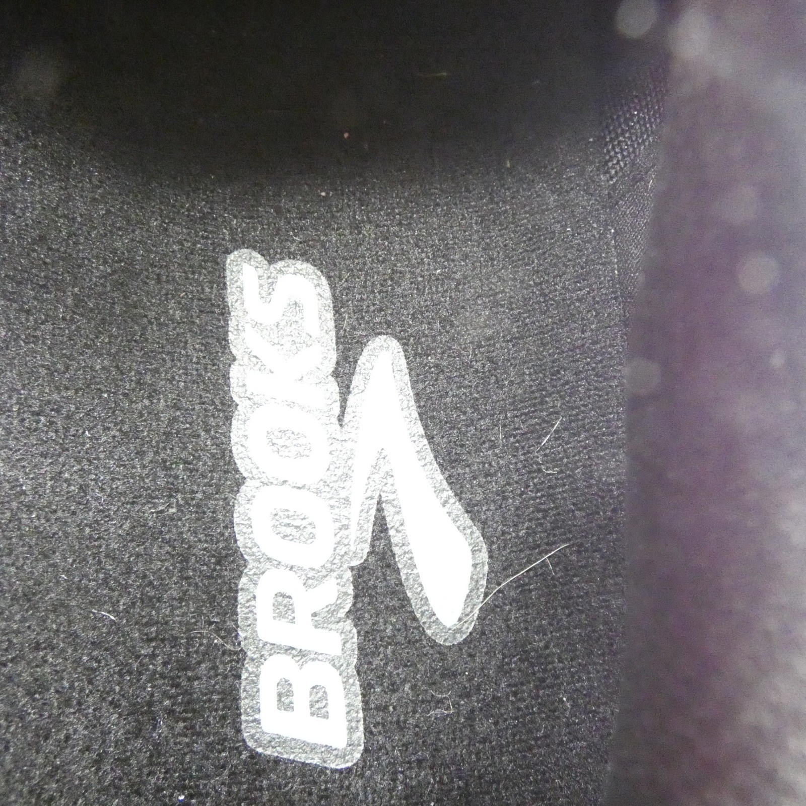 Brooks Revel 6 Mens Running Shoes Black Gum Sole Athletic Sneakers 1103911D058