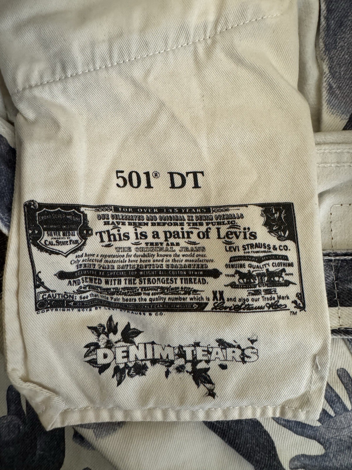 DENIM TEARS Levi’s 501 DT Men’s Straight Graphic Hands Jeans White Black Cotton