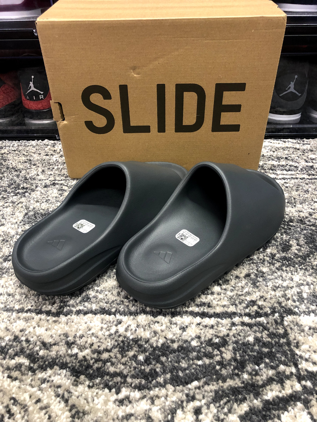 ADIDAS YEEZY SLIDE ‘SLATE GREY’ – SIZE 8 MENS US – BNIB – DEADSTOCK!!