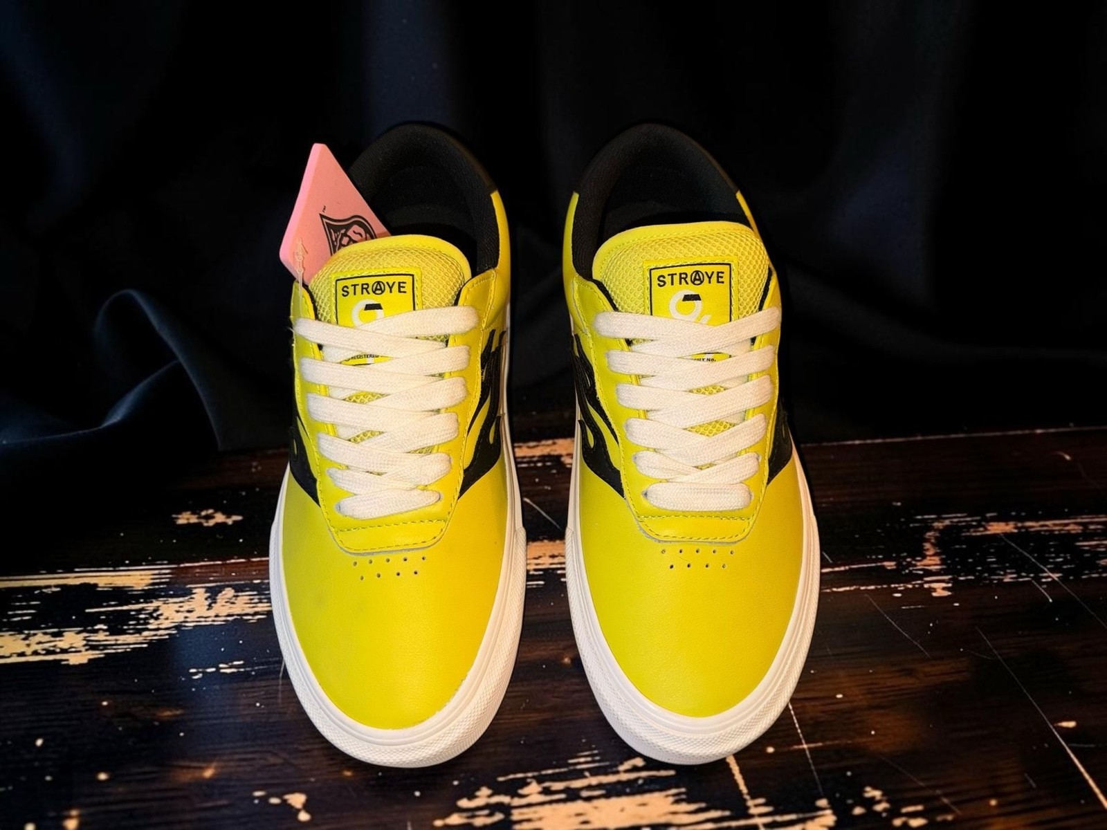 STRAYE Logan Puff Low-Top Skate Shoes Yellow Men’s US 7 / Women’s US 8.5