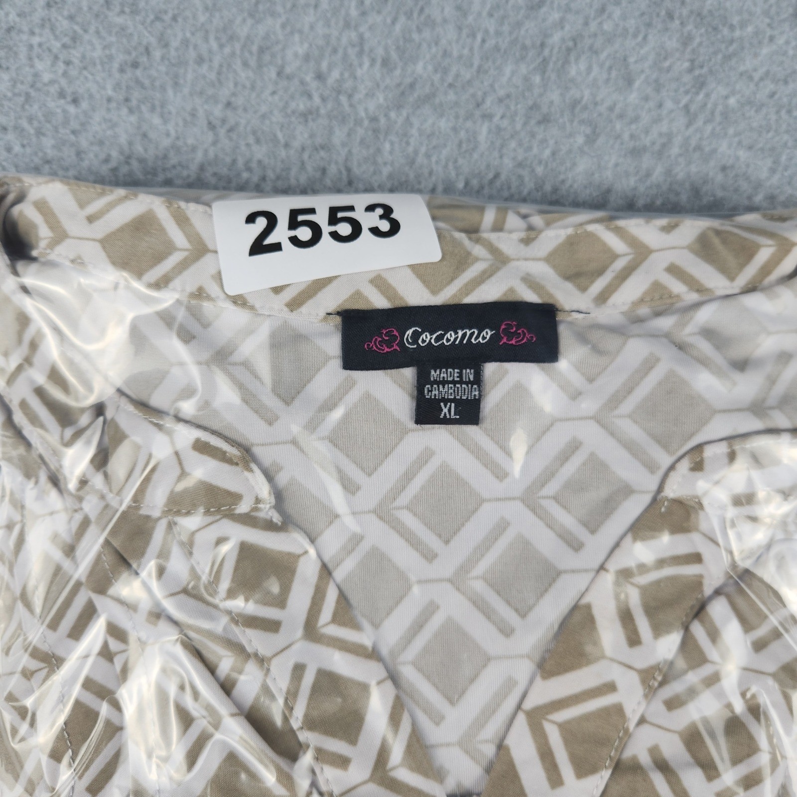 Cocomo Blouse Top Womens XL Tan White Geometric Roll Tab Sleeve Pleated Relaxed
