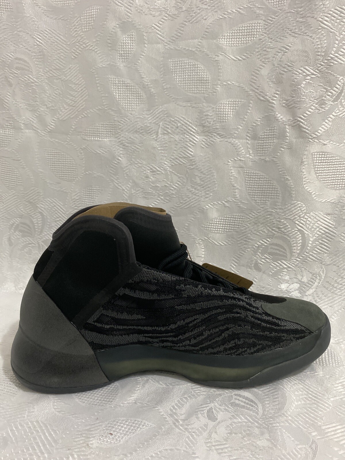 ADIDAS YZY QNTM ONYX 10.5 QUANTUM BLACK YEEZY GX1317 BASKETBALL