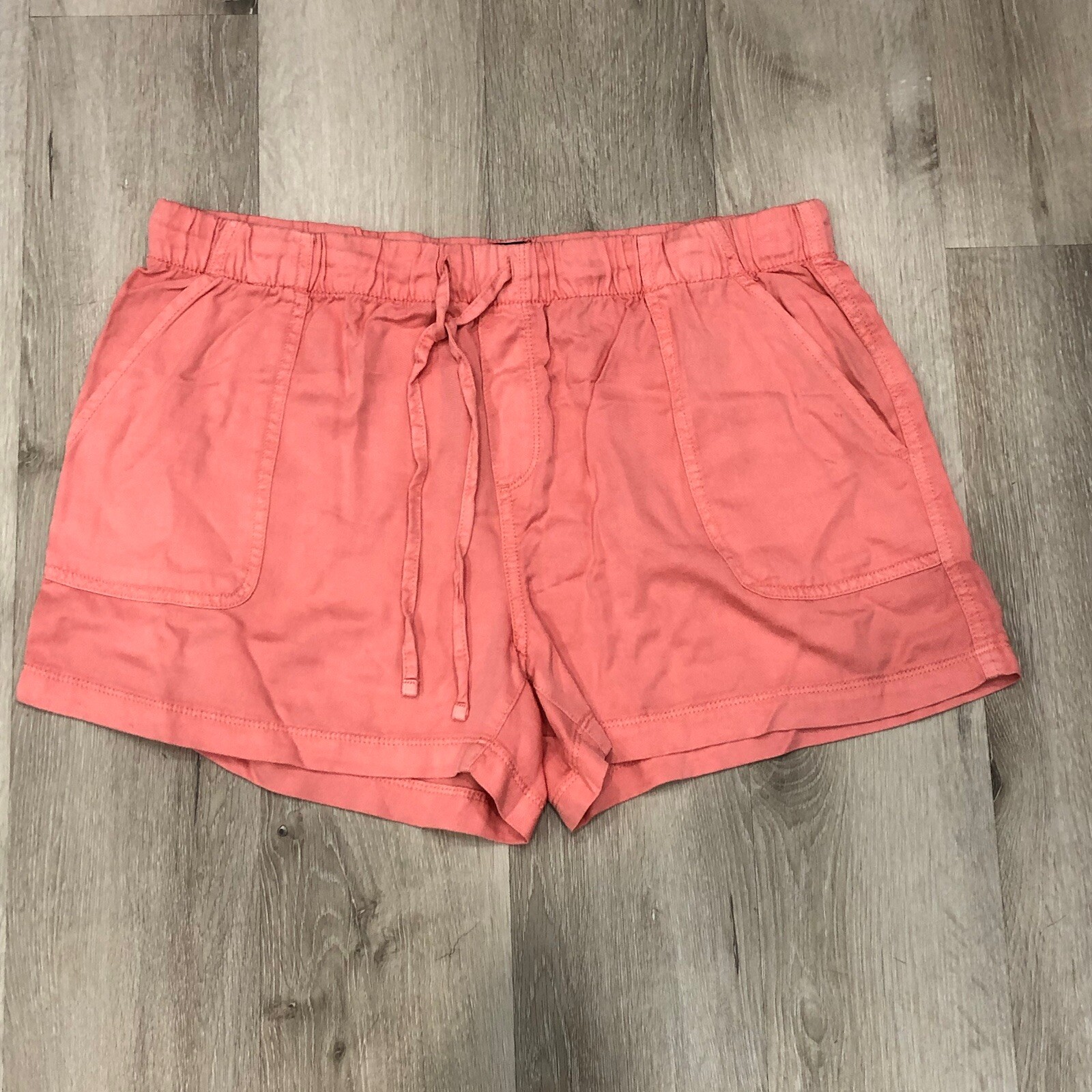 Gap Mid (8.5-10.5 in) Rise Shorts for Women Sz L